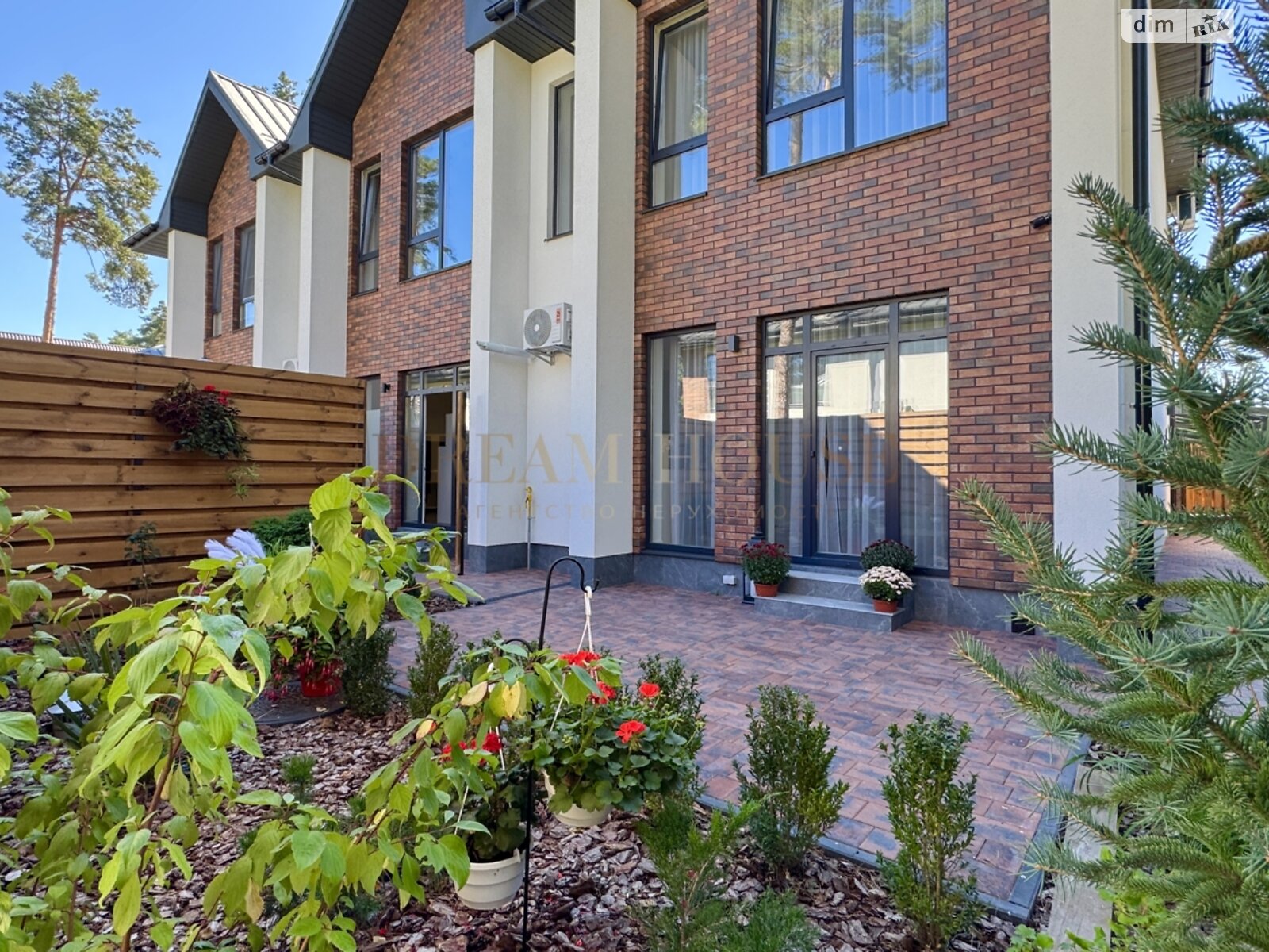 двухэтажный таунхаус, 97.5 кв. м, кирпич. Продажа в Буче район Буча фото 1