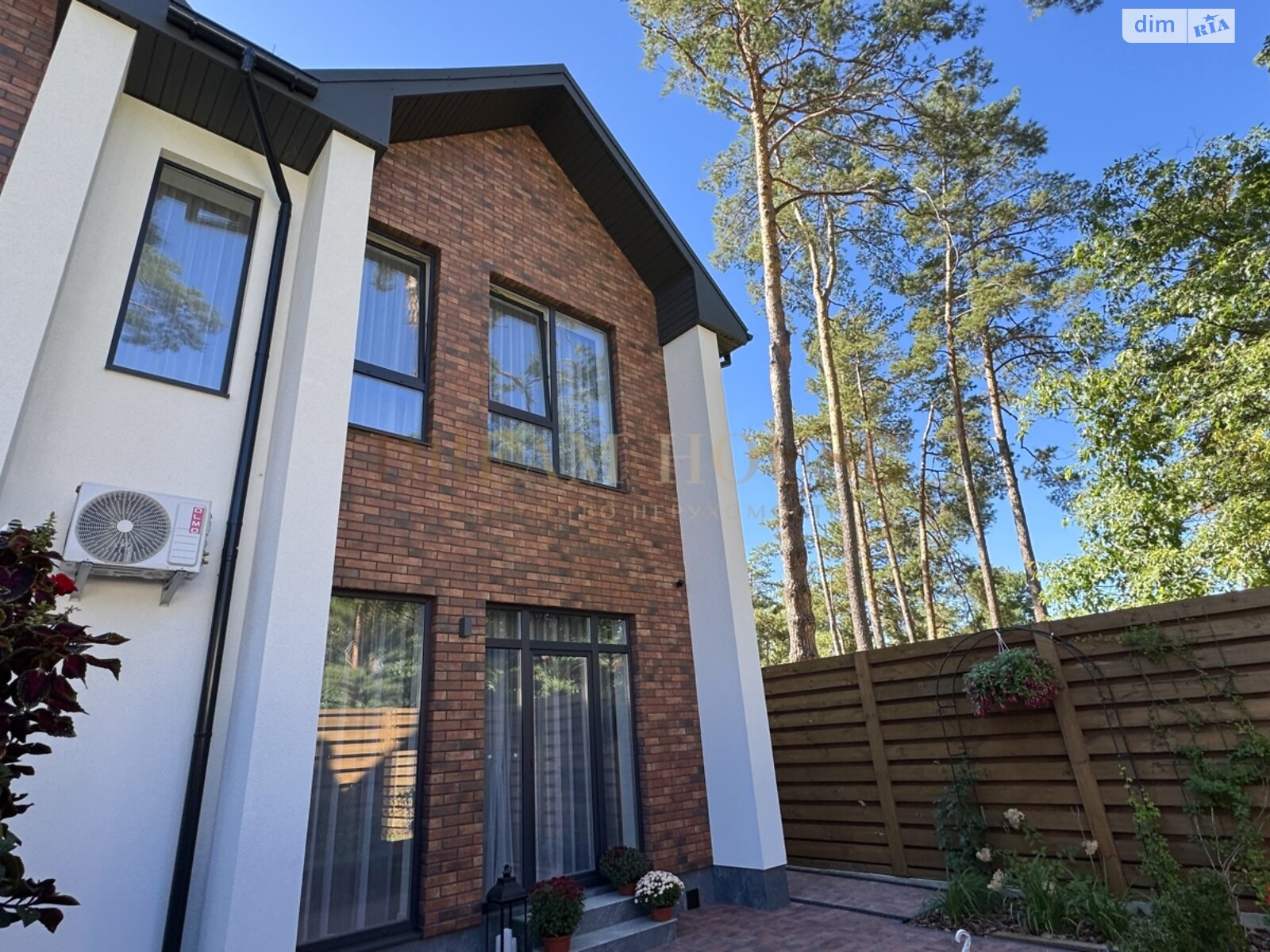 двухэтажный таунхаус, 97.5 кв. м, кирпич. Продажа в Буче район Буча фото 1
