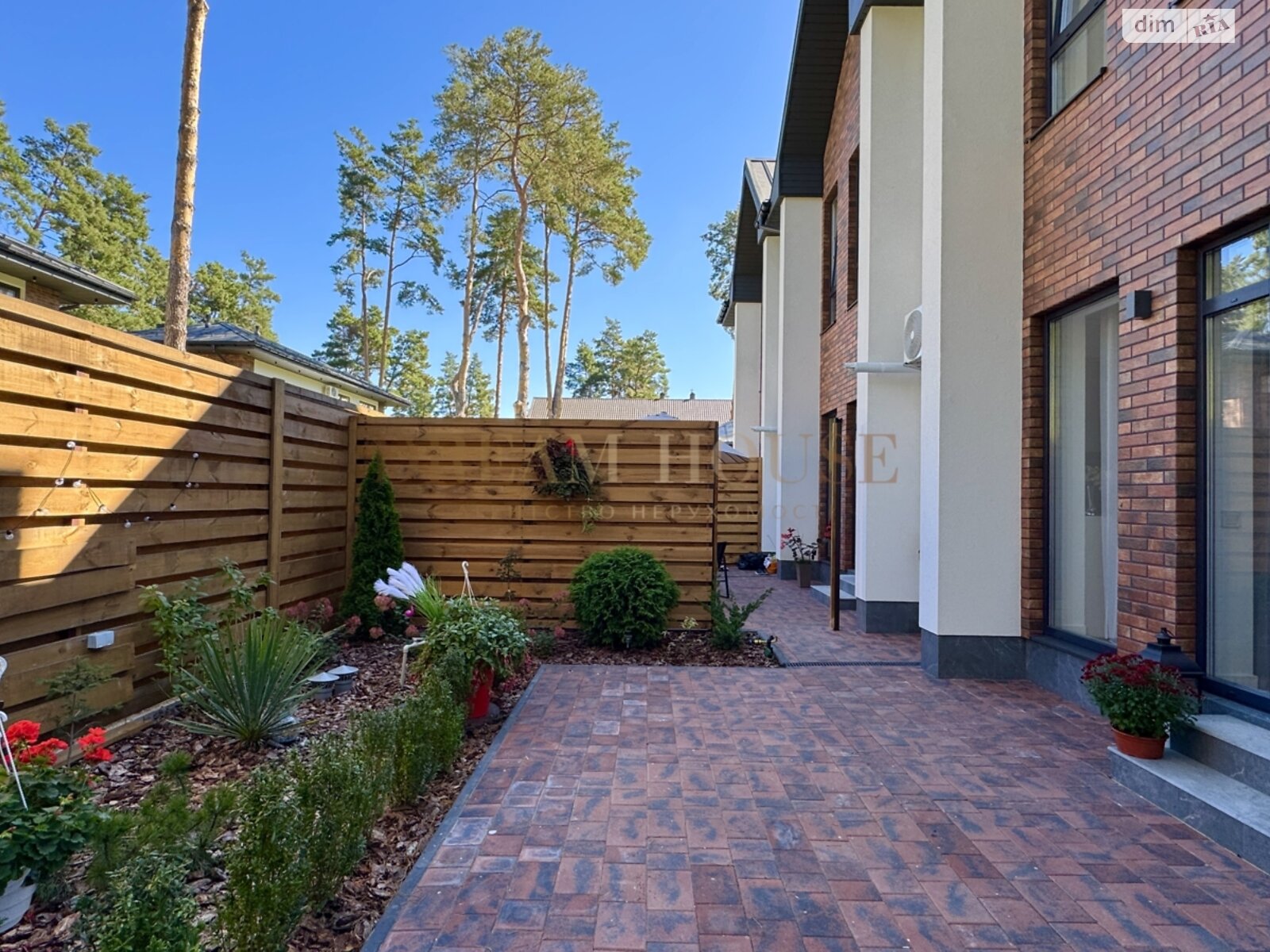 двухэтажный таунхаус, 97.5 кв. м, кирпич. Продажа в Буче район Буча фото 1