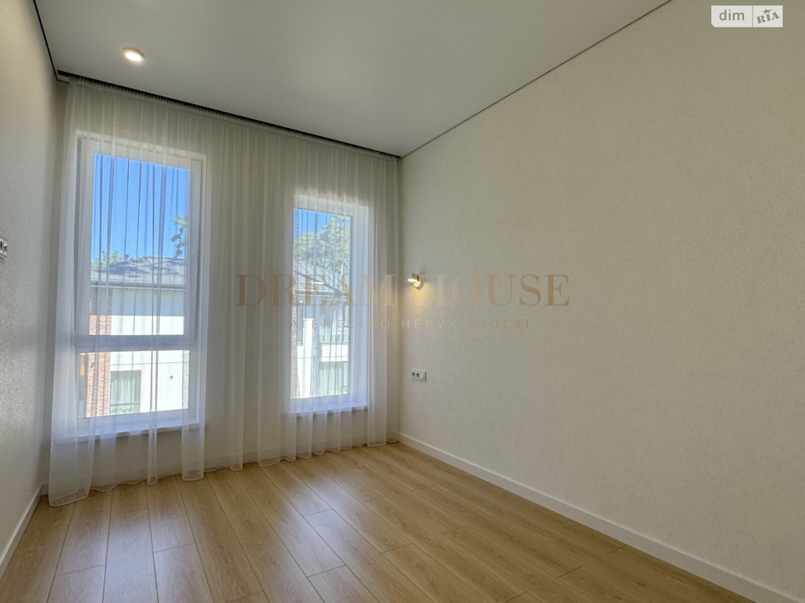 двухэтажный таунхаус, 97.5 кв. м, кирпич. Продажа в Буче район Буча фото 1