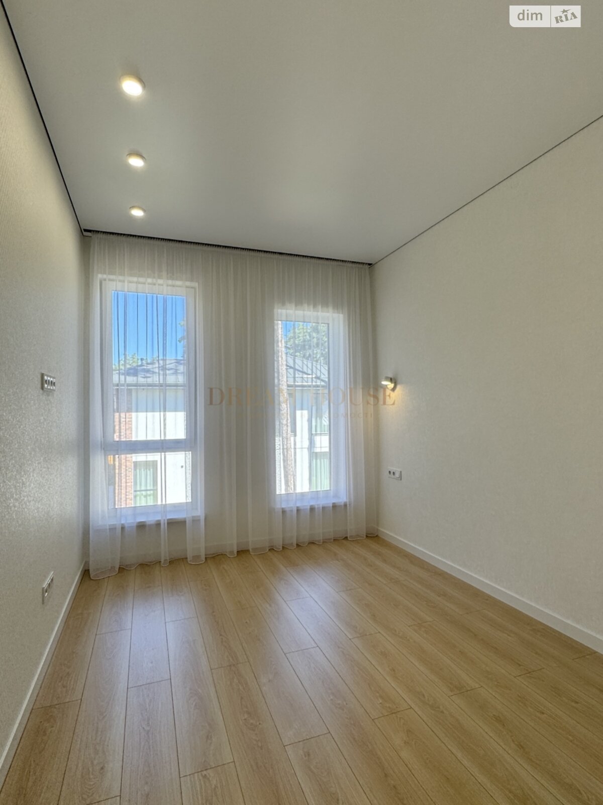 двухэтажный таунхаус, 97.5 кв. м, кирпич. Продажа в Буче район Буча фото 1