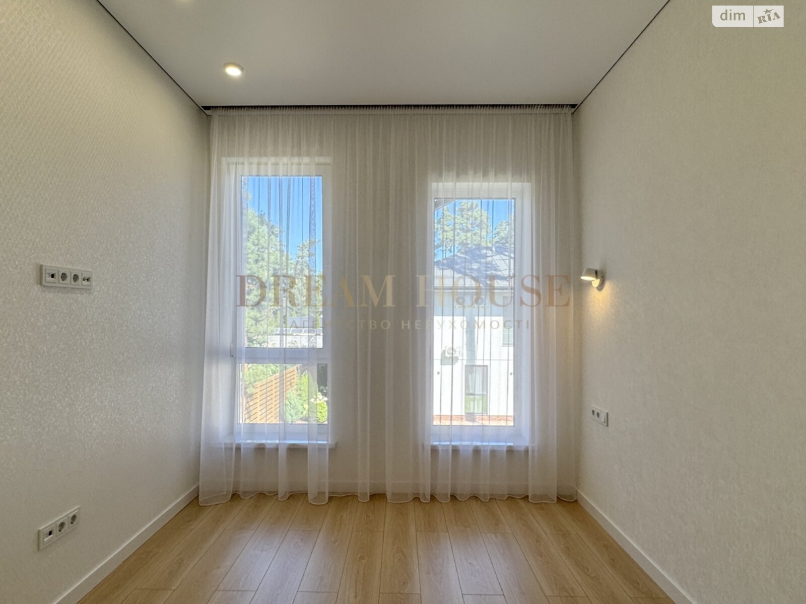 двухэтажный таунхаус, 97.5 кв. м, кирпич. Продажа в Буче район Буча фото 1