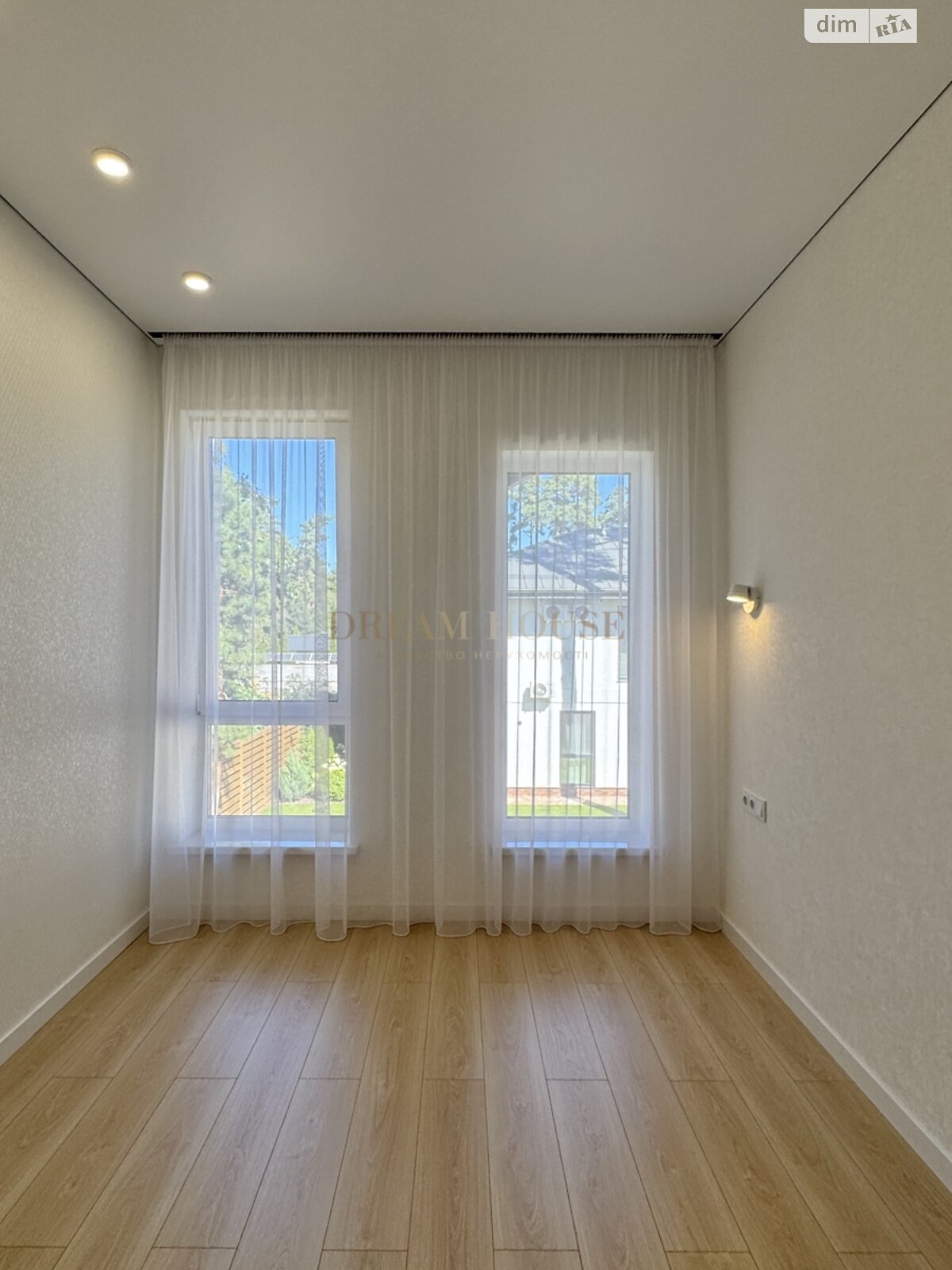 двухэтажный таунхаус, 97.5 кв. м, кирпич. Продажа в Буче район Буча фото 1