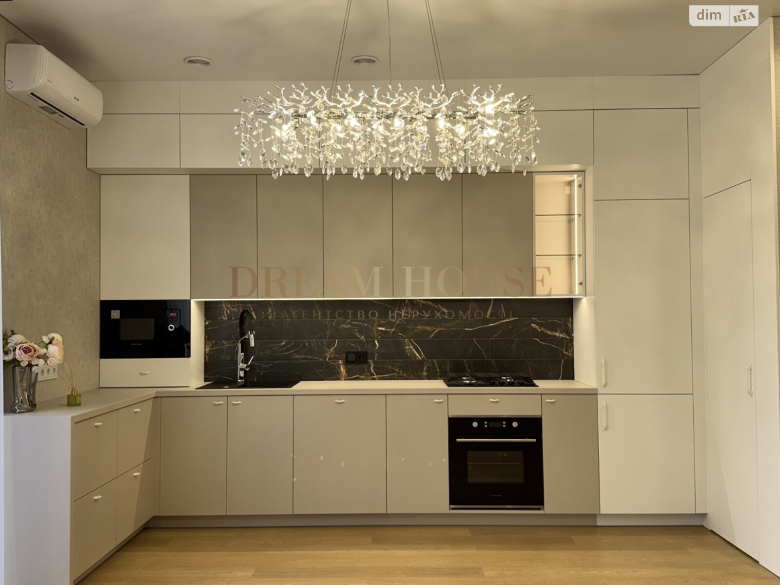 двухэтажный таунхаус, 97.5 кв. м, кирпич. Продажа в Буче район Буча фото 1