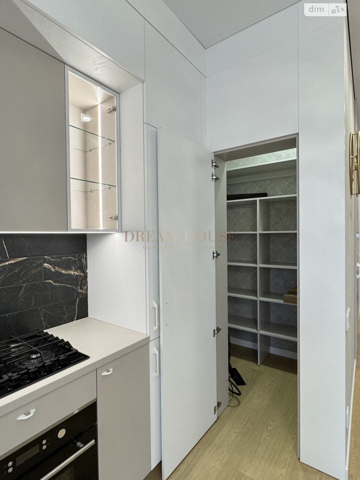 двухэтажный таунхаус, 97.5 кв. м, кирпич. Продажа в Буче район Буча фото 1