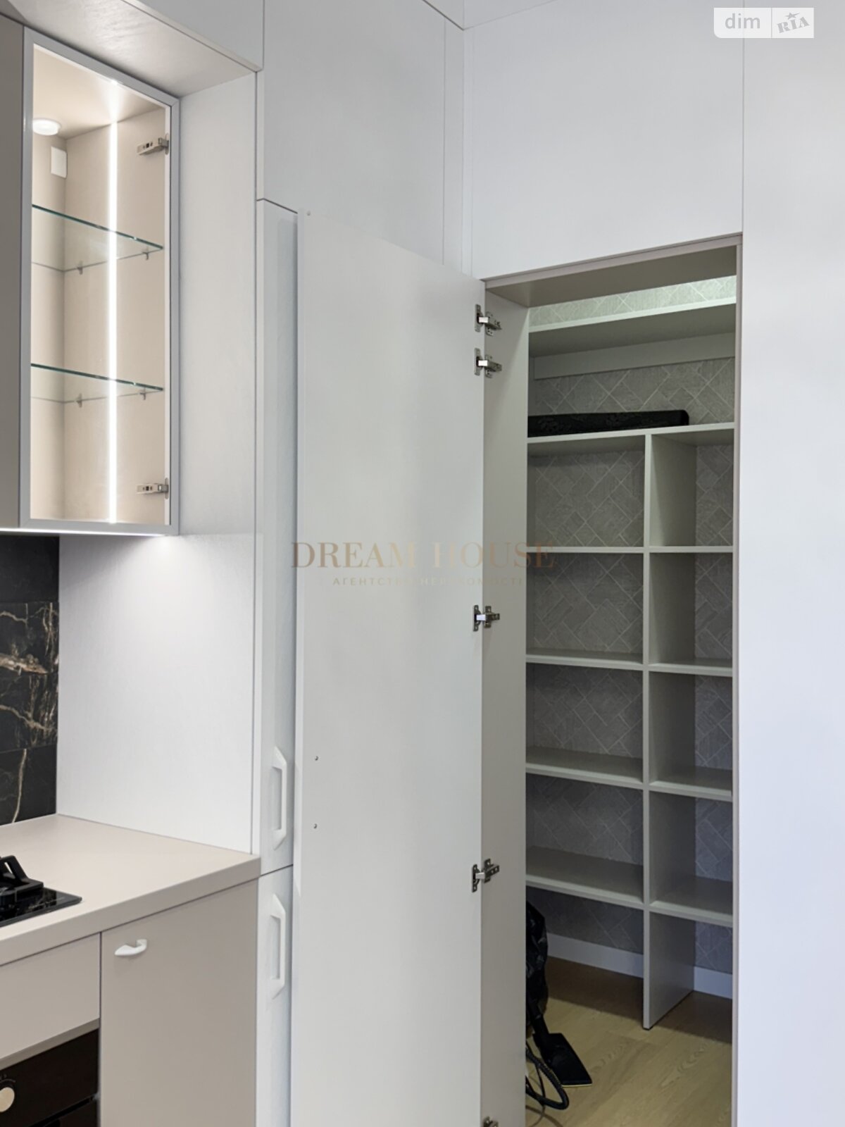 двухэтажный таунхаус, 97.5 кв. м, кирпич. Продажа в Буче район Буча фото 1