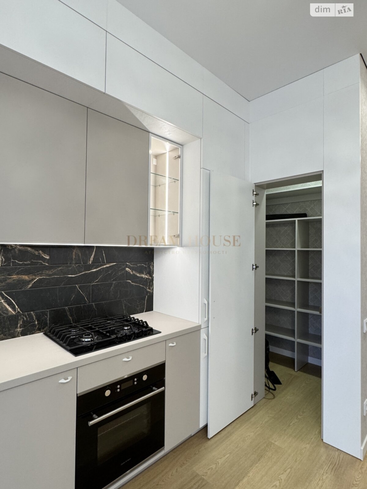 двухэтажный таунхаус, 97.5 кв. м, кирпич. Продажа в Буче район Буча фото 1