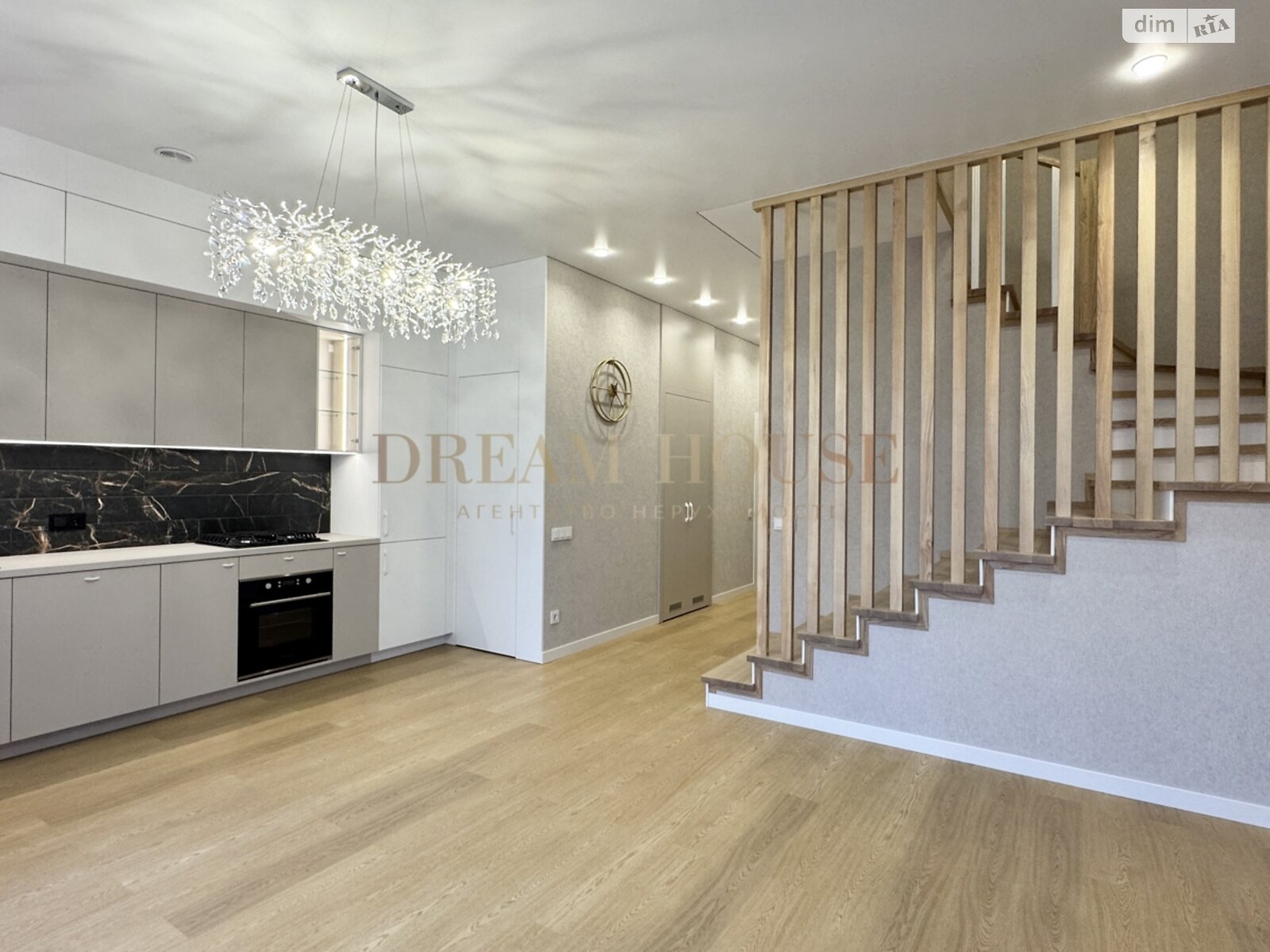 двухэтажный таунхаус, 97.5 кв. м, кирпич. Продажа в Буче район Буча фото 1