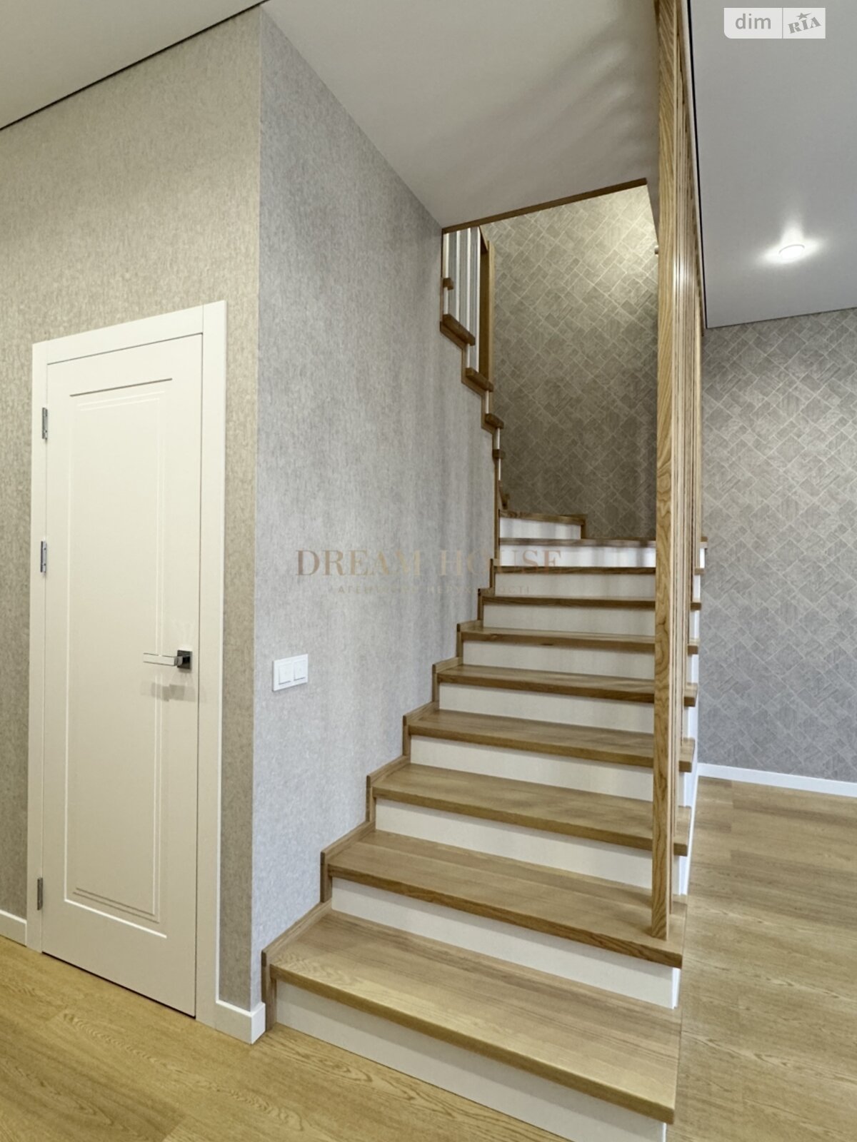 двухэтажный таунхаус, 97.5 кв. м, кирпич. Продажа в Буче район Буча фото 1