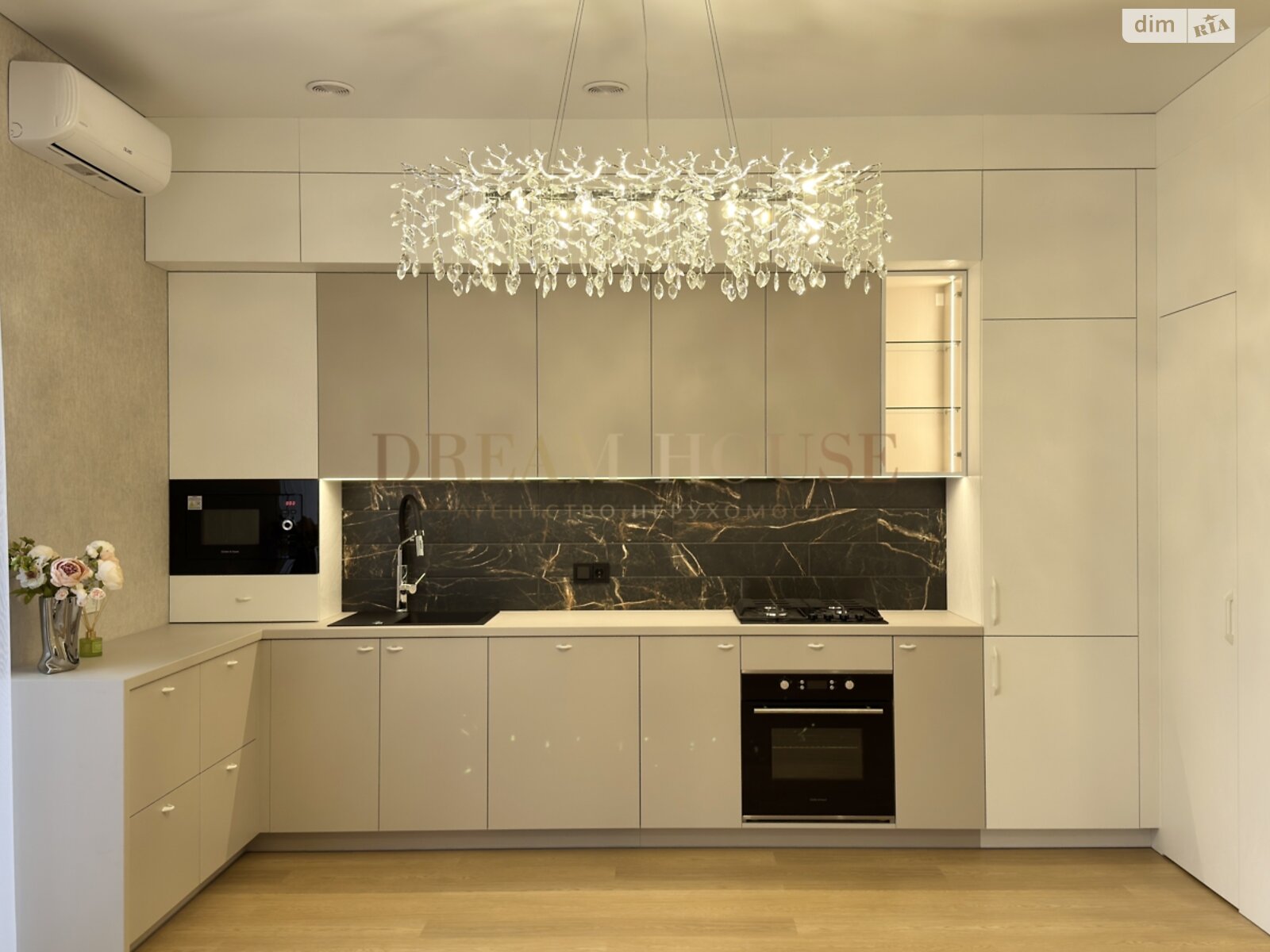 двухэтажный таунхаус, 97.5 кв. м, кирпич. Продажа в Буче район Буча фото 1