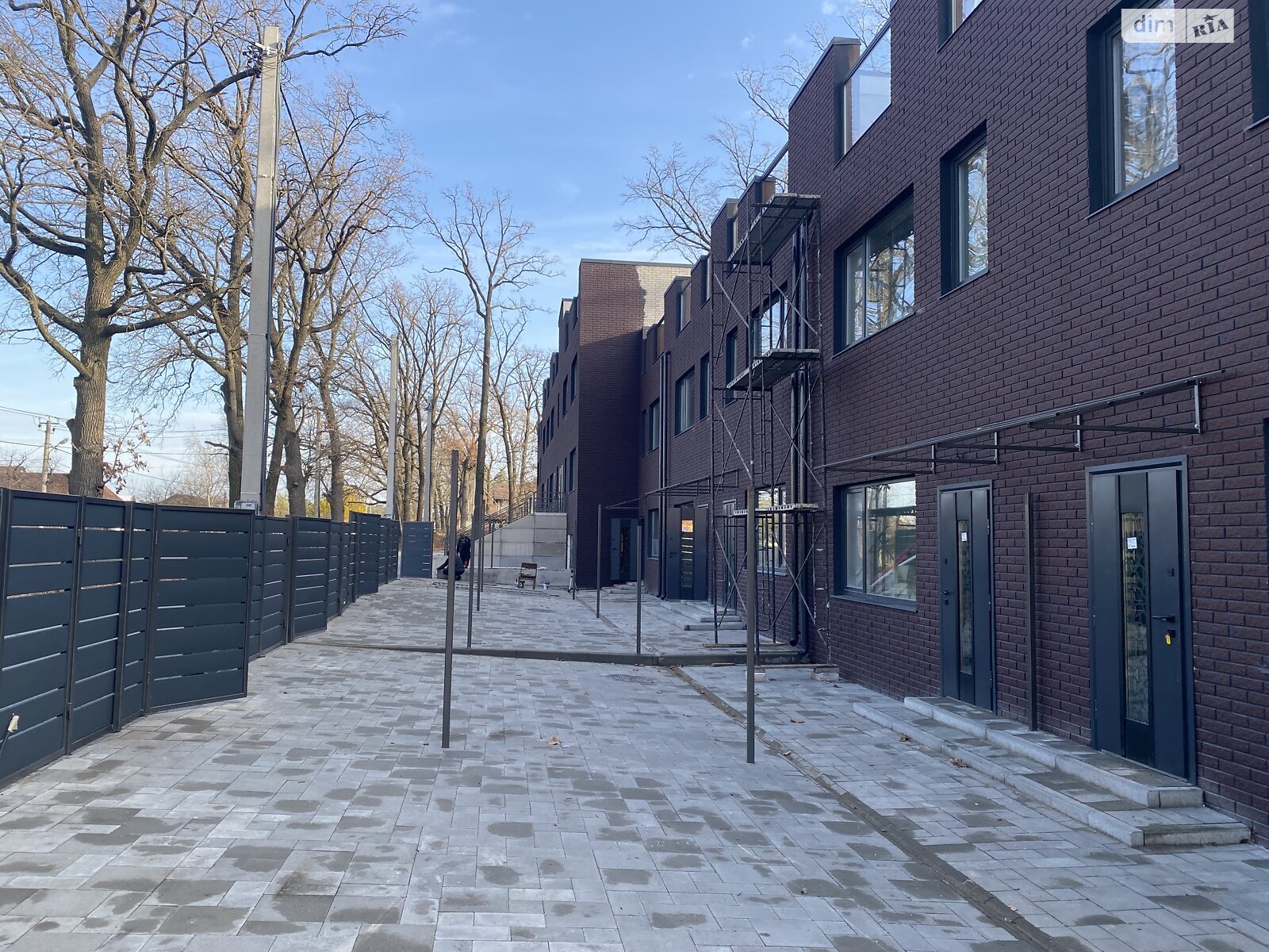 трехэтажный таунхаус, 116 кв. м, газобетон. Продажа в Буче район Буча фото 1