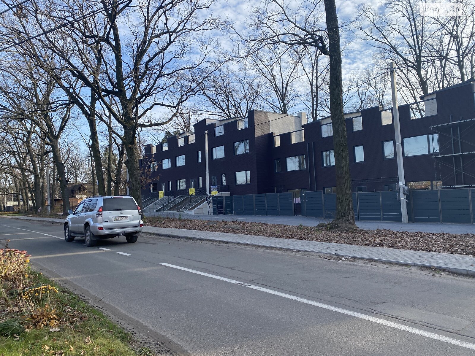 трехэтажный таунхаус, 116 кв. м, газобетон. Продажа в Буче район Буча фото 1