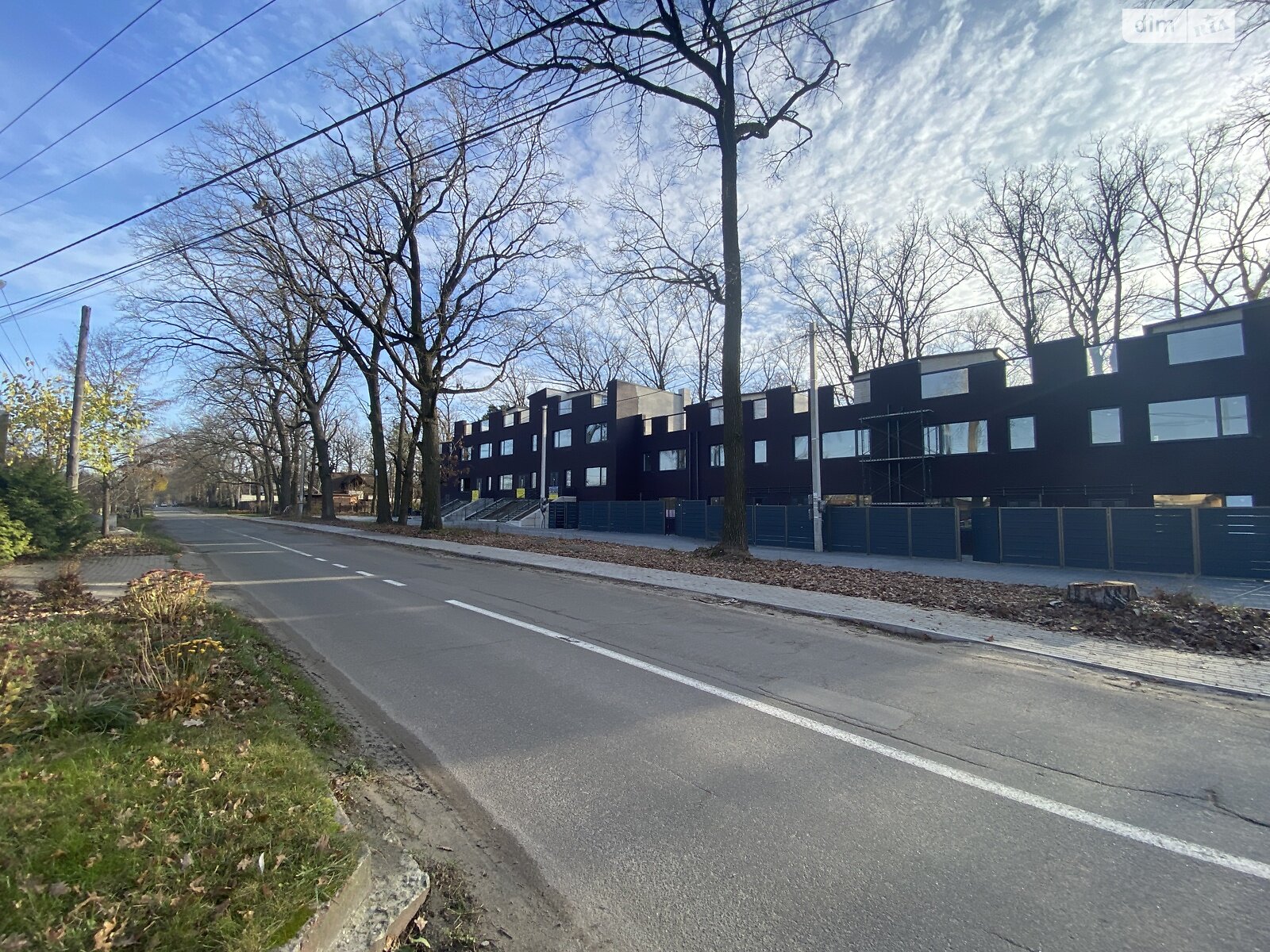 трехэтажный таунхаус, 116 кв. м, газобетон. Продажа в Буче район Буча фото 1