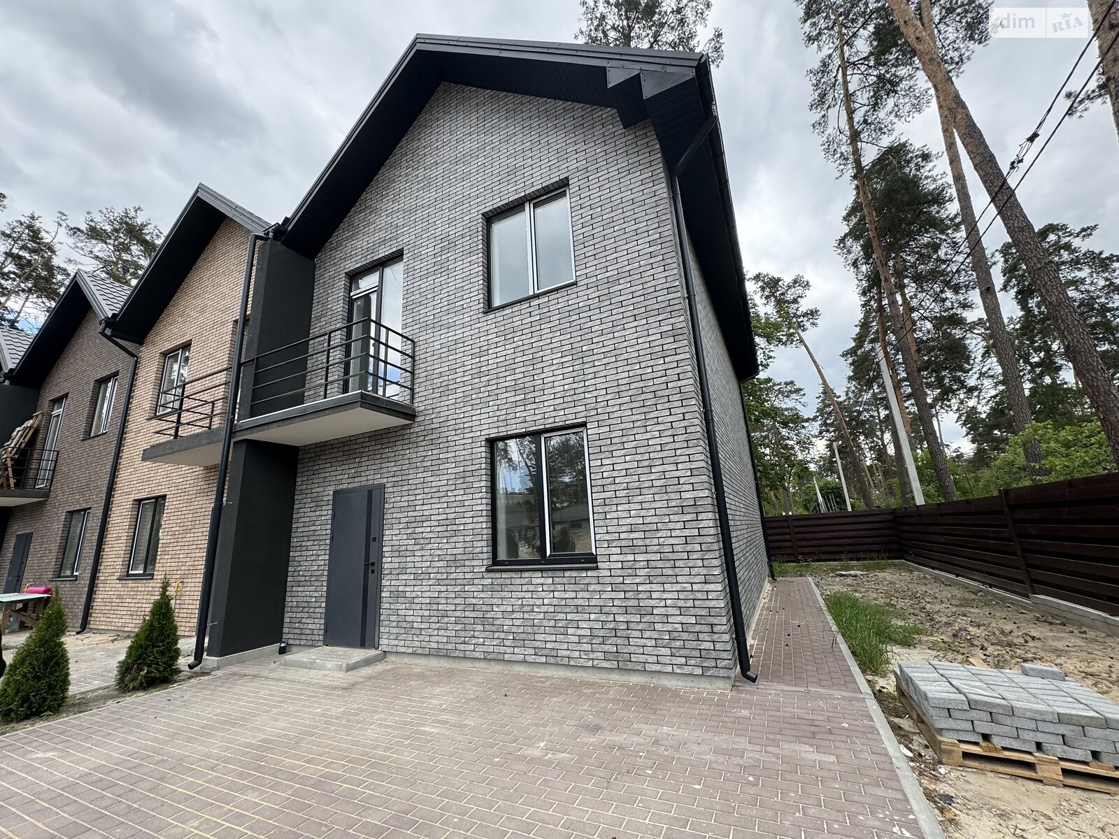 двоповерховий таунхаус, 100 кв. м, кирпич. Продаж в Бучі, район Буча фото 1 двоповерховий таунхаус, 100 кв. м, кирпич. Продаж в Бучі, район Буча фото 1
