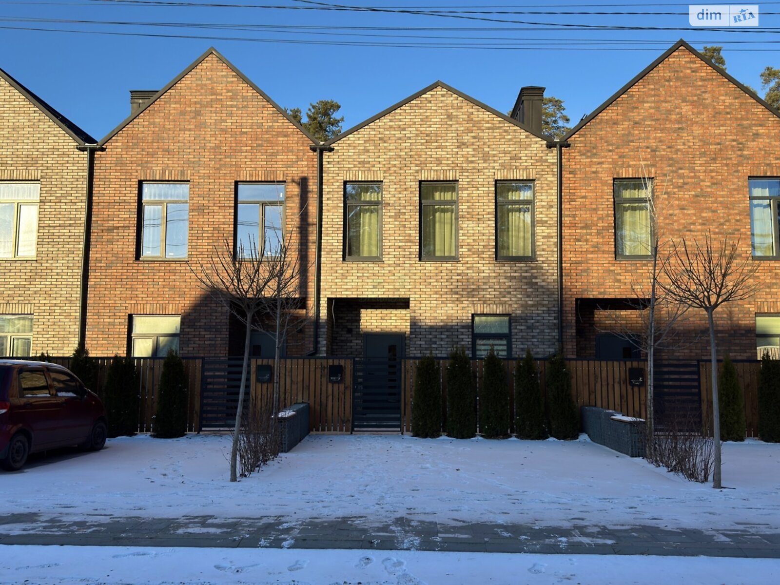 двухэтажный таунхаус, 115 кв. м, кирпич. Продажа в Буче район Буча фото 1 двухэтажный таунхаус, 115 кв. м, кирпич. Продажа в Буче район Буча фото 1