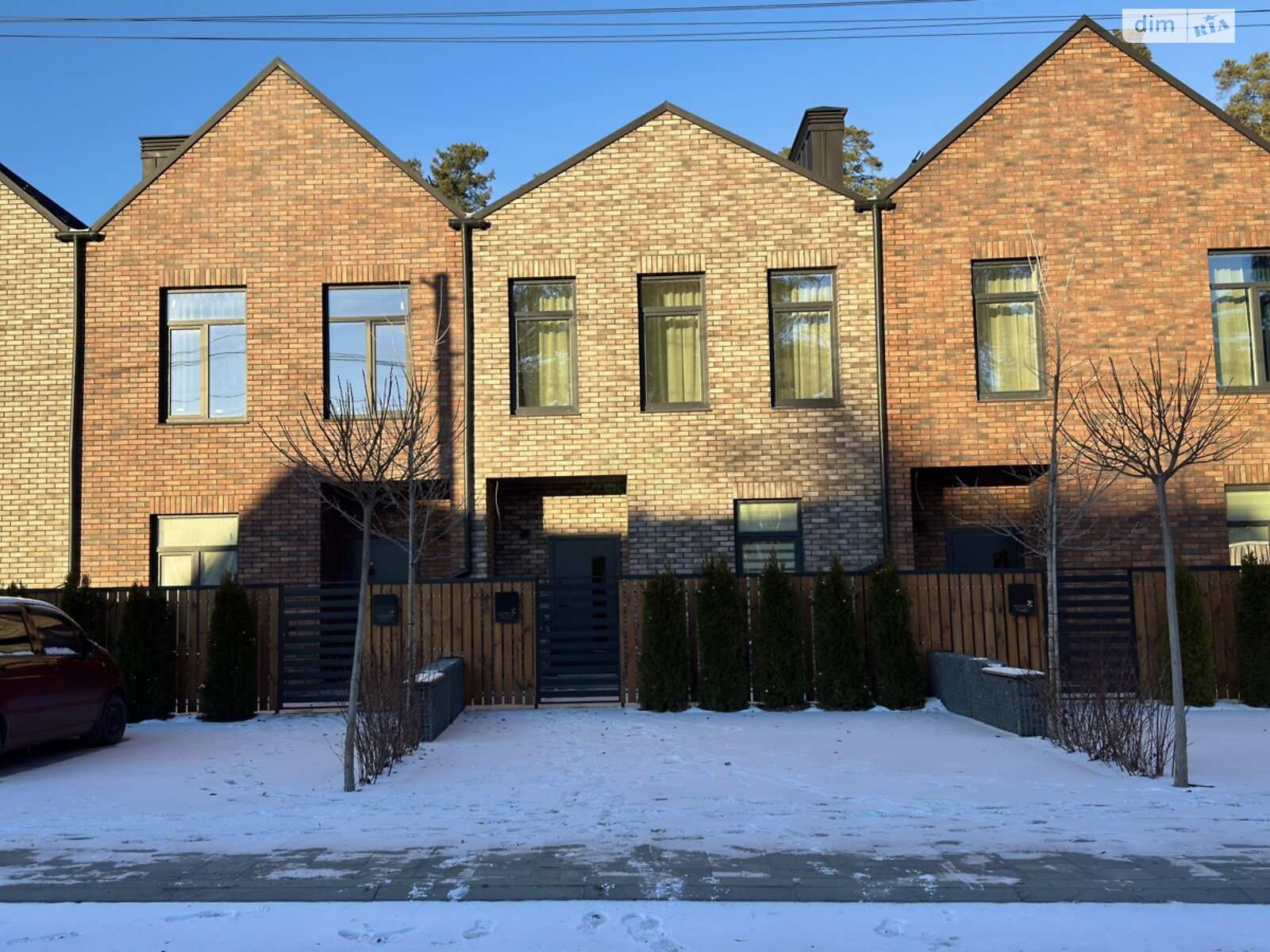 двухэтажный таунхаус, 115 кв. м, кирпич. Продажа в Буче район Буча фото 1 двухэтажный таунхаус, 115 кв. м, кирпич. Продажа в Буче район Буча фото 1