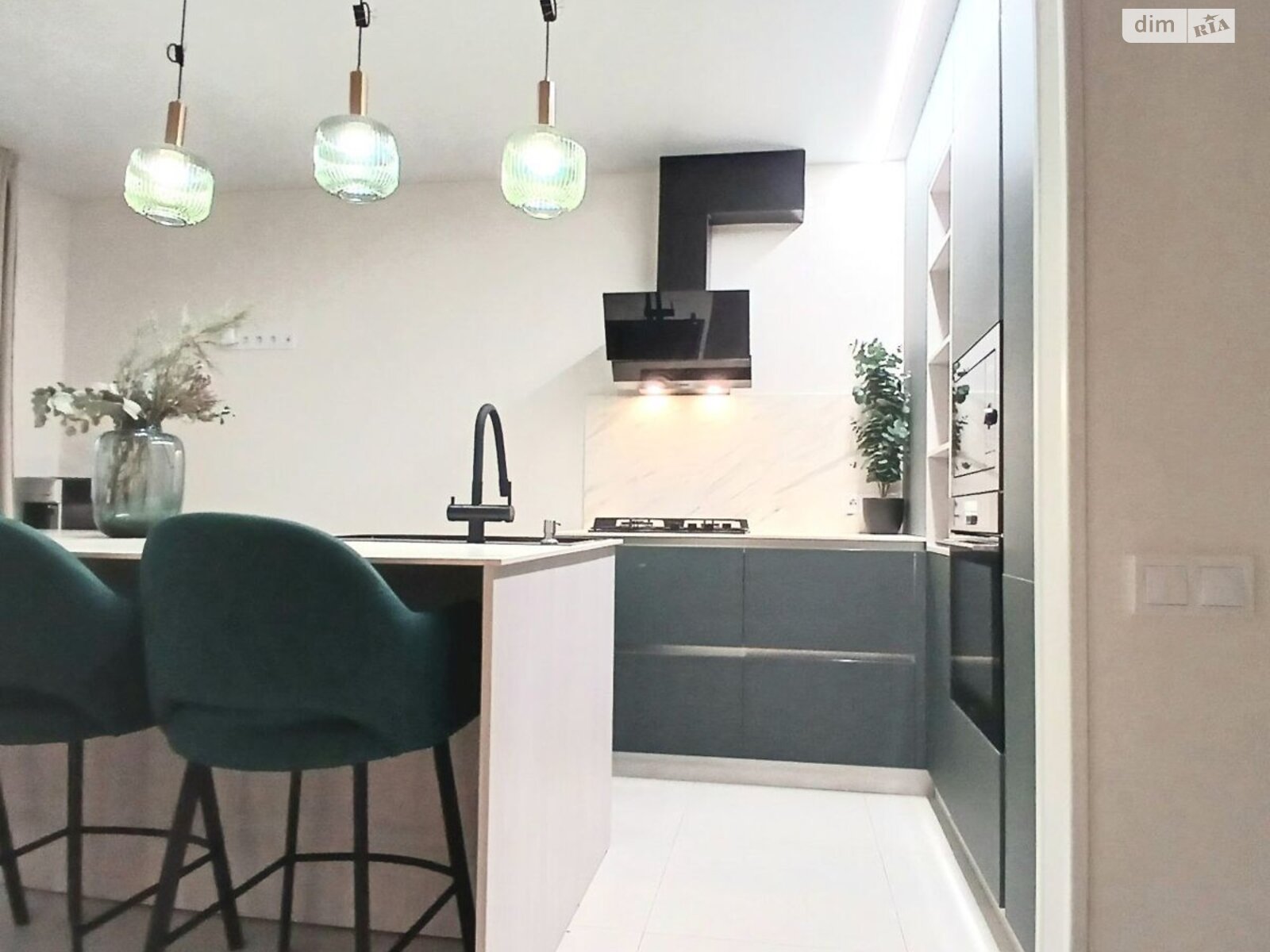 трехэтажный таунхаус, 155.6 кв. м, кирпич. Продажа в Буче район Буча фото 1 трехэтажный таунхаус, 155.6 кв. м, кирпич. Продажа в Буче район Буча фото 1