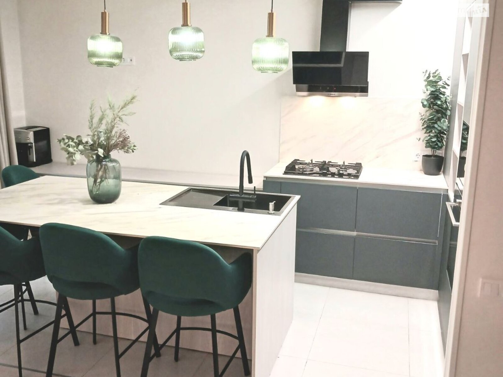 трехэтажный таунхаус, 155.6 кв. м, кирпич. Продажа в Буче район Буча фото 1 трехэтажный таунхаус, 155.6 кв. м, кирпич. Продажа в Буче район Буча фото 1