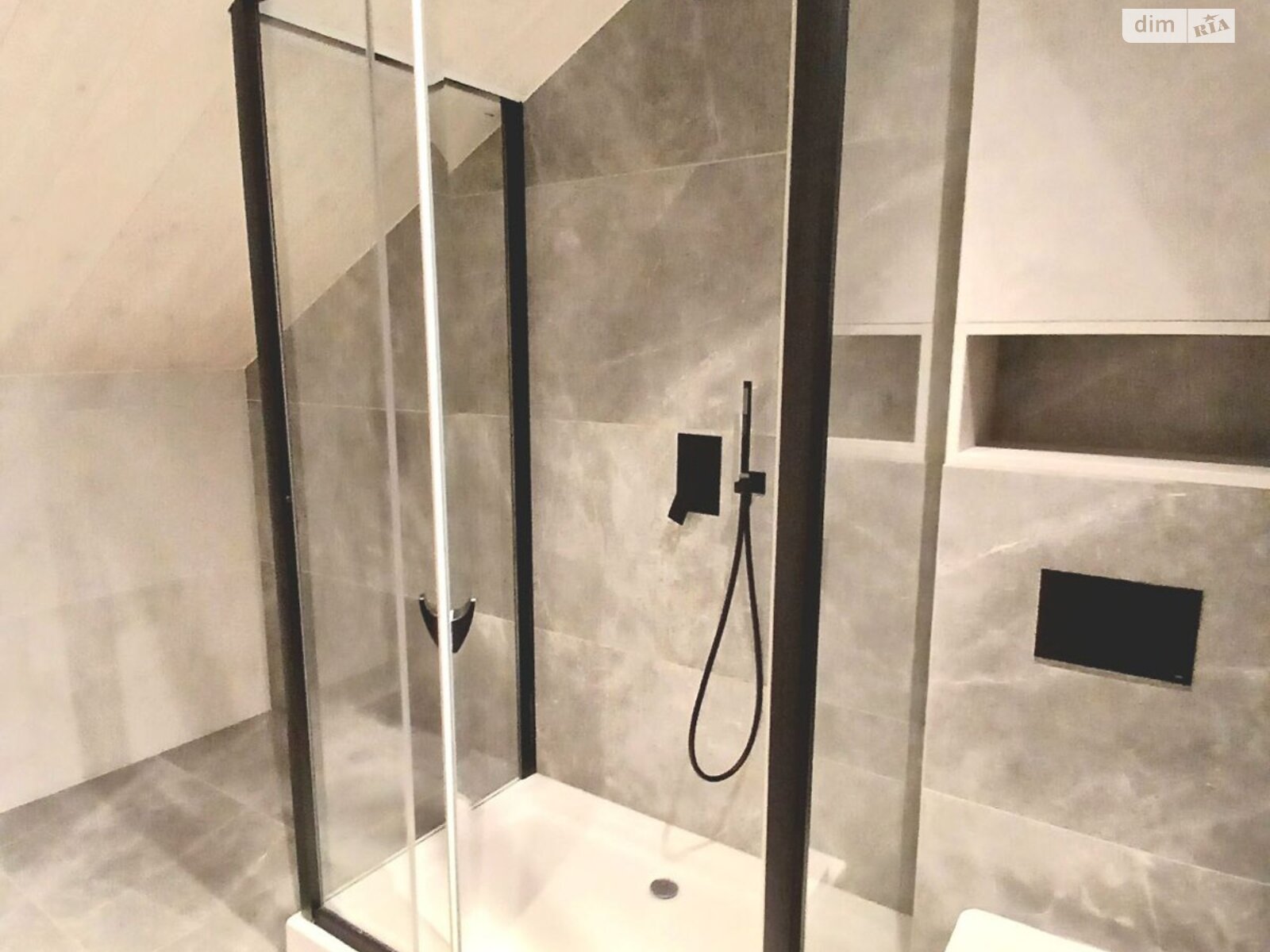 трехэтажный таунхаус, 155.6 кв. м, кирпич. Продажа в Буче район Буча фото 1 трехэтажный таунхаус, 155.6 кв. м, кирпич. Продажа в Буче район Буча фото 1