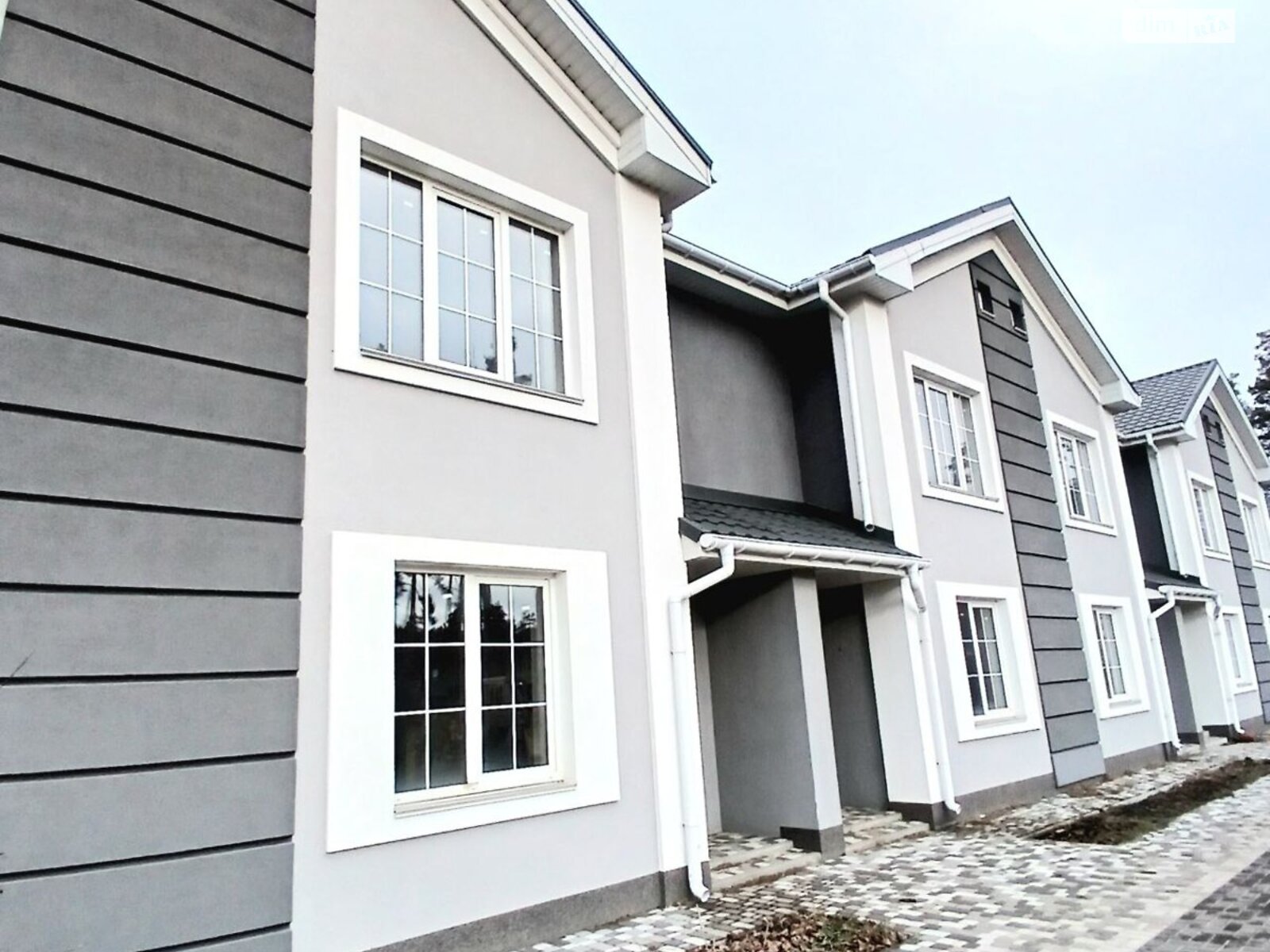 трехэтажный таунхаус, 155.6 кв. м, кирпич. Продажа в Буче район Буча фото 1 трехэтажный таунхаус, 155.6 кв. м, кирпич. Продажа в Буче район Буча фото 1