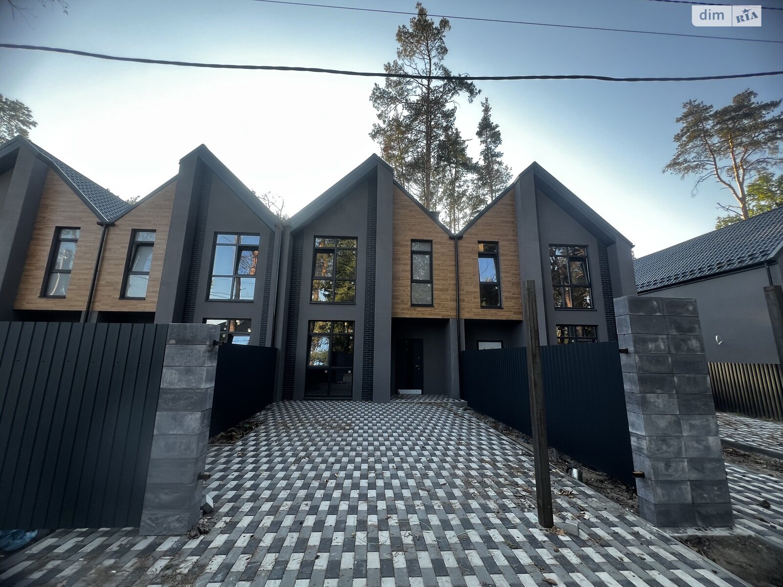 двухэтажный таунхаус, 100 кв. м, кирпич. Продажа в Буче район Буча фото 1 двухэтажный таунхаус, 100 кв. м, кирпич. Продажа в Буче район Буча фото 1