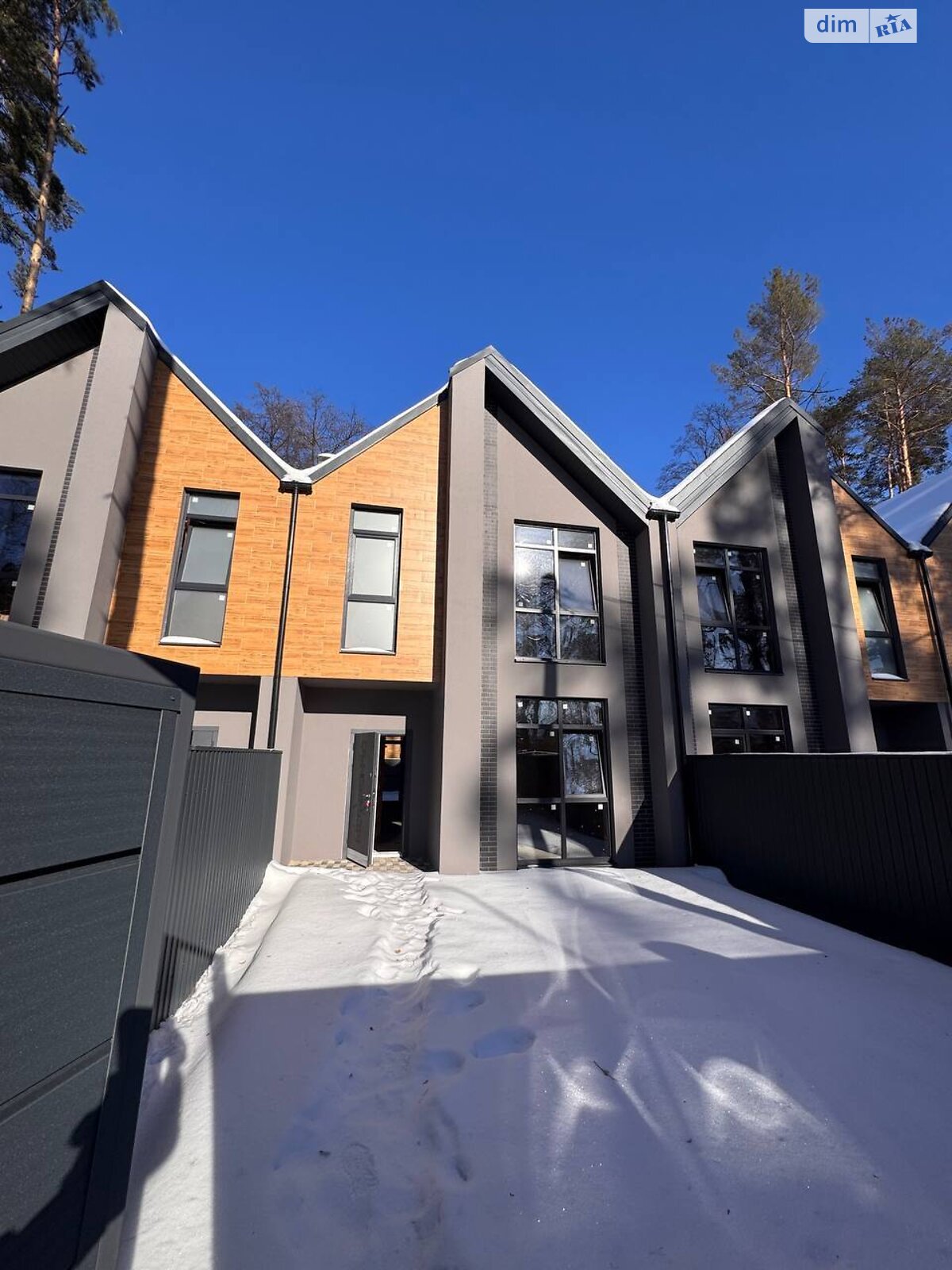 двухэтажный таунхаус, 105 кв. м, кирпич. Продажа в Буче район Буча фото 1 двухэтажный таунхаус, 105 кв. м, кирпич. Продажа в Буче район Буча фото 1