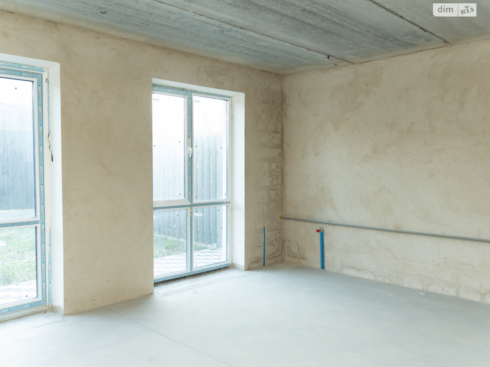 трехэтажный таунхаус, 180 кв. м, пеноблок. Продажа в Буче район Буча фото 1