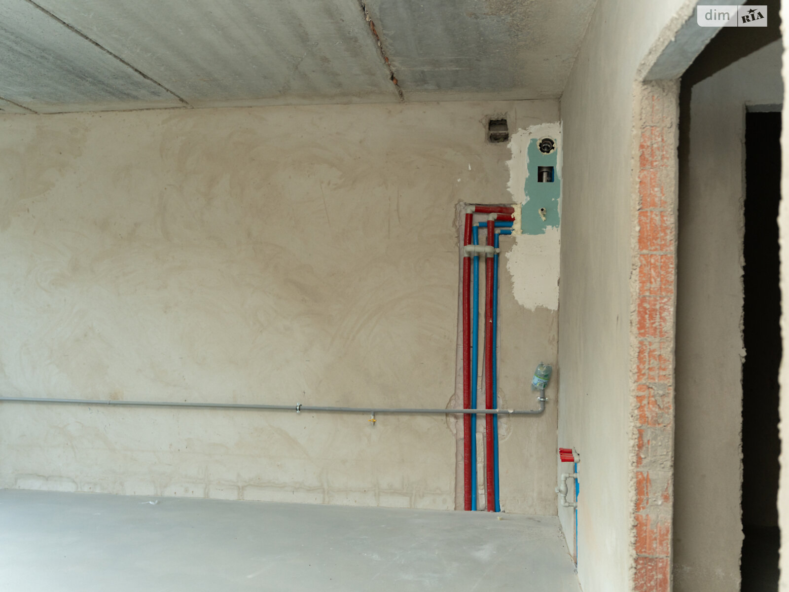 трехэтажный таунхаус, 180 кв. м, пеноблок. Продажа в Буче район Буча фото 1