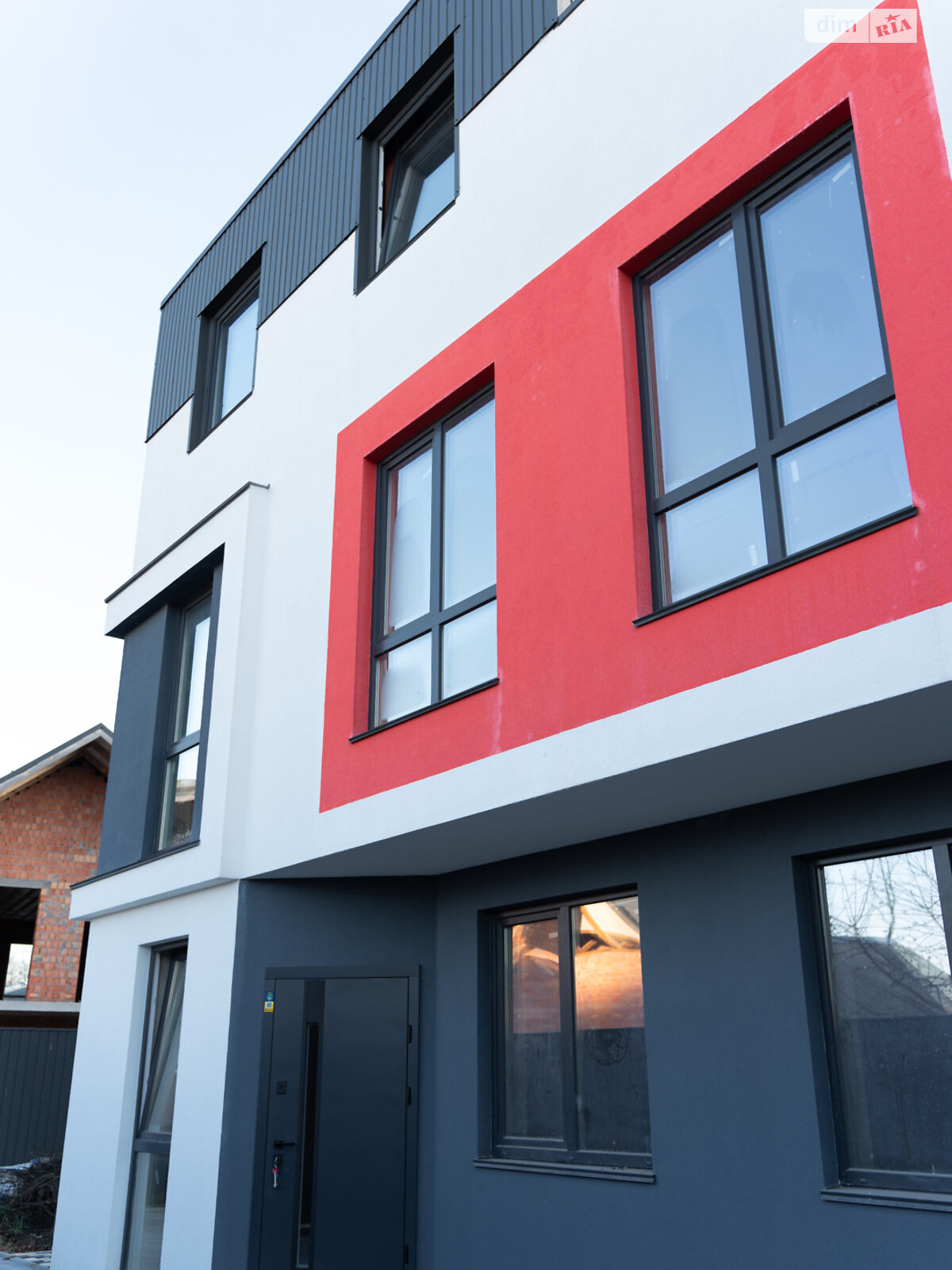 трехэтажный таунхаус, 180 кв. м, пеноблок. Продажа в Буче район Буча фото 1