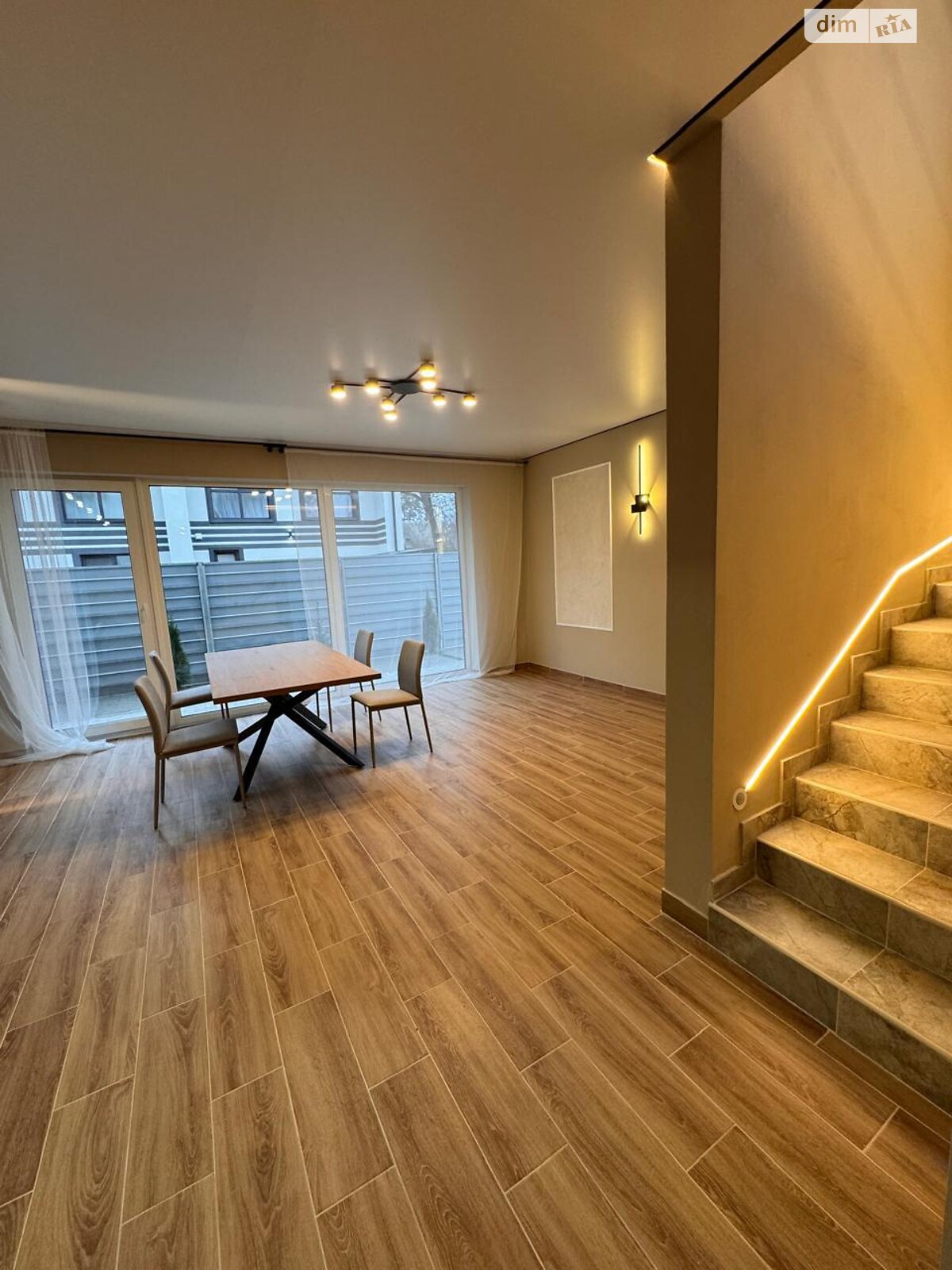 двухэтажный таунхаус, 104 кв. м, керамический блок. Продажа в Буче фото 1 двухэтажный таунхаус, 104 кв. м, керамический блок. Продажа в Буче фото 1