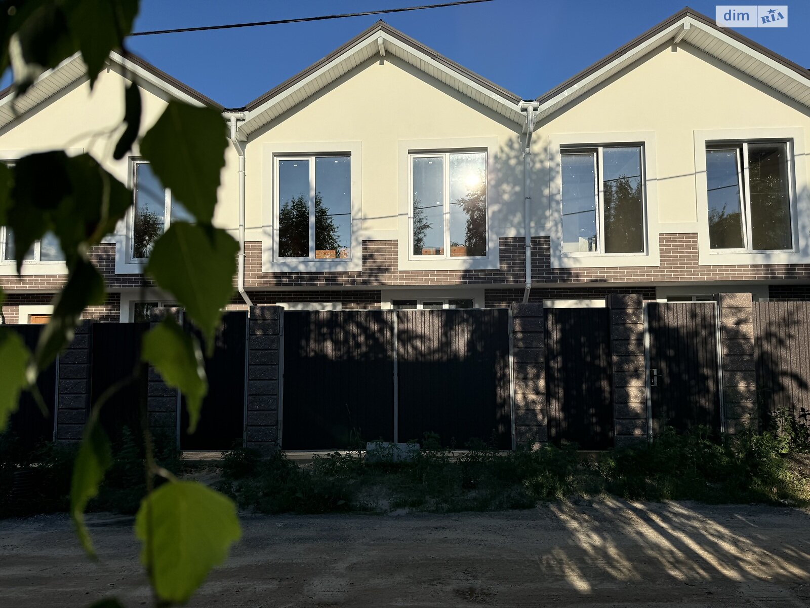 двухэтажный таунхаус, 91 кв. м, кирпич. Продажа в Буче фото 1 двухэтажный таунхаус, 91 кв. м, кирпич. Продажа в Буче фото 1