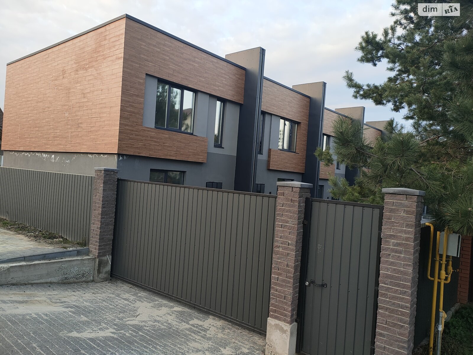 двоповерховий таунхаус, 106.8 кв. м, цегла. Продаж у Бучі фото 1 двоповерховий таунхаус, 106.8 кв. м, цегла. Продаж у Бучі фото 1