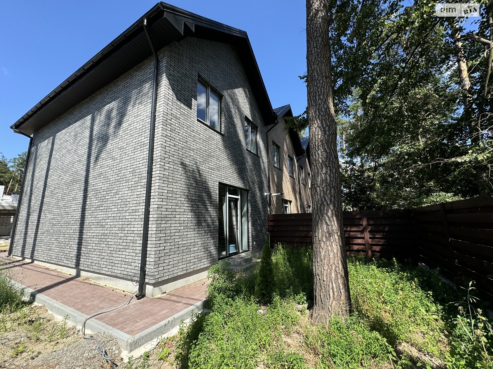 двухэтажный таунхаус, 95.7 кв. м, кирпич. Продажа в Буче фото 1 двухэтажный таунхаус, 95.7 кв. м, кирпич. Продажа в Буче фото 1