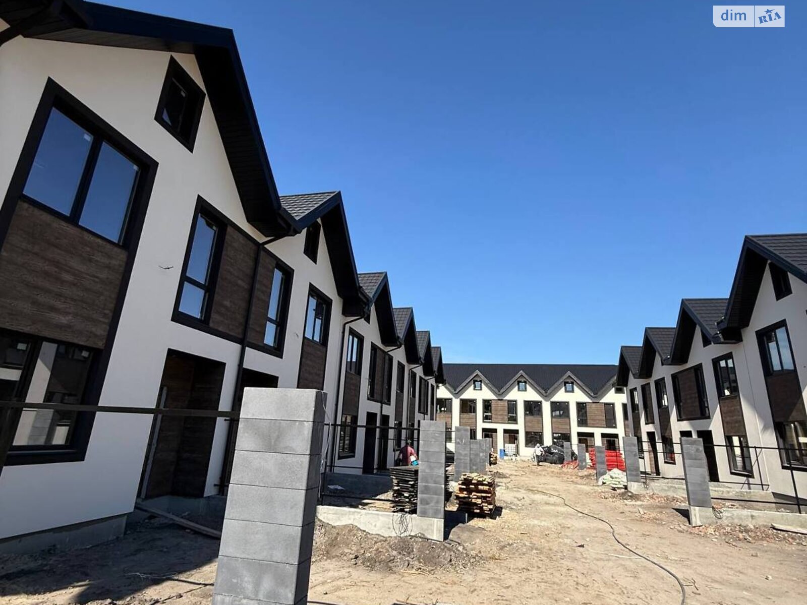 двухэтажный таунхаус, 110 кв. м, кирпич. Продажа в Буче фото 1