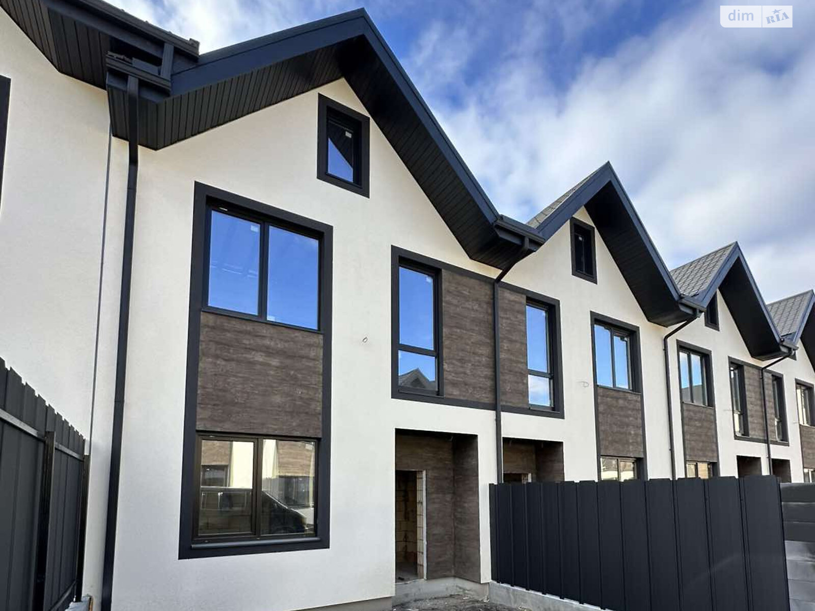 двухэтажный таунхаус, 110.6 кв. м, керамический блок. Продажа в Буче фото 1