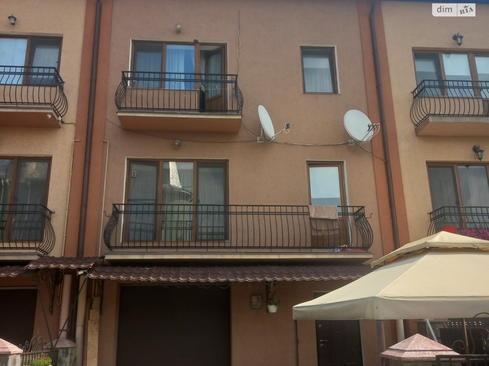 трехэтажный таунхаус, 201 кв. м, кирпич. Продажа в Чагоре район Чагор Глыбоцкий фото 1 трехэтажный таунхаус, 201 кв. м, кирпич. Продажа в Чагоре район Чагор Глыбоцкий фото 1