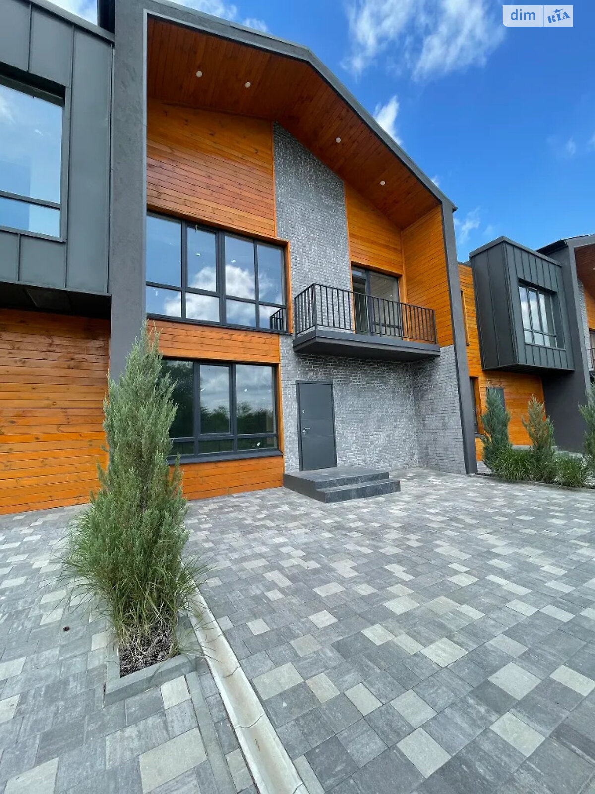 двухэтажный таунхаус, 122.4 кв. м, кирпич. Продажа в Днепре район Самаровка фото 1 двухэтажный таунхаус, 122.4 кв. м, кирпич. Продажа в Днепре район Самаровка фото 1