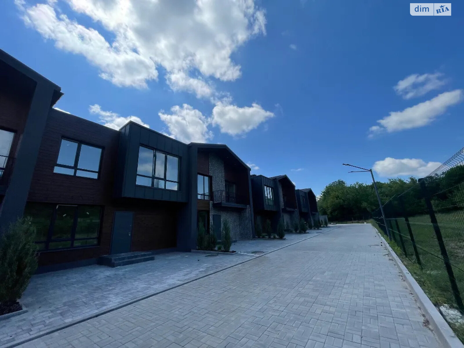 двухэтажный таунхаус, 122.4 кв. м, кирпич. Продажа в Днепре район Самаровка фото 1 двухэтажный таунхаус, 122.4 кв. м, кирпич. Продажа в Днепре район Самаровка фото 1