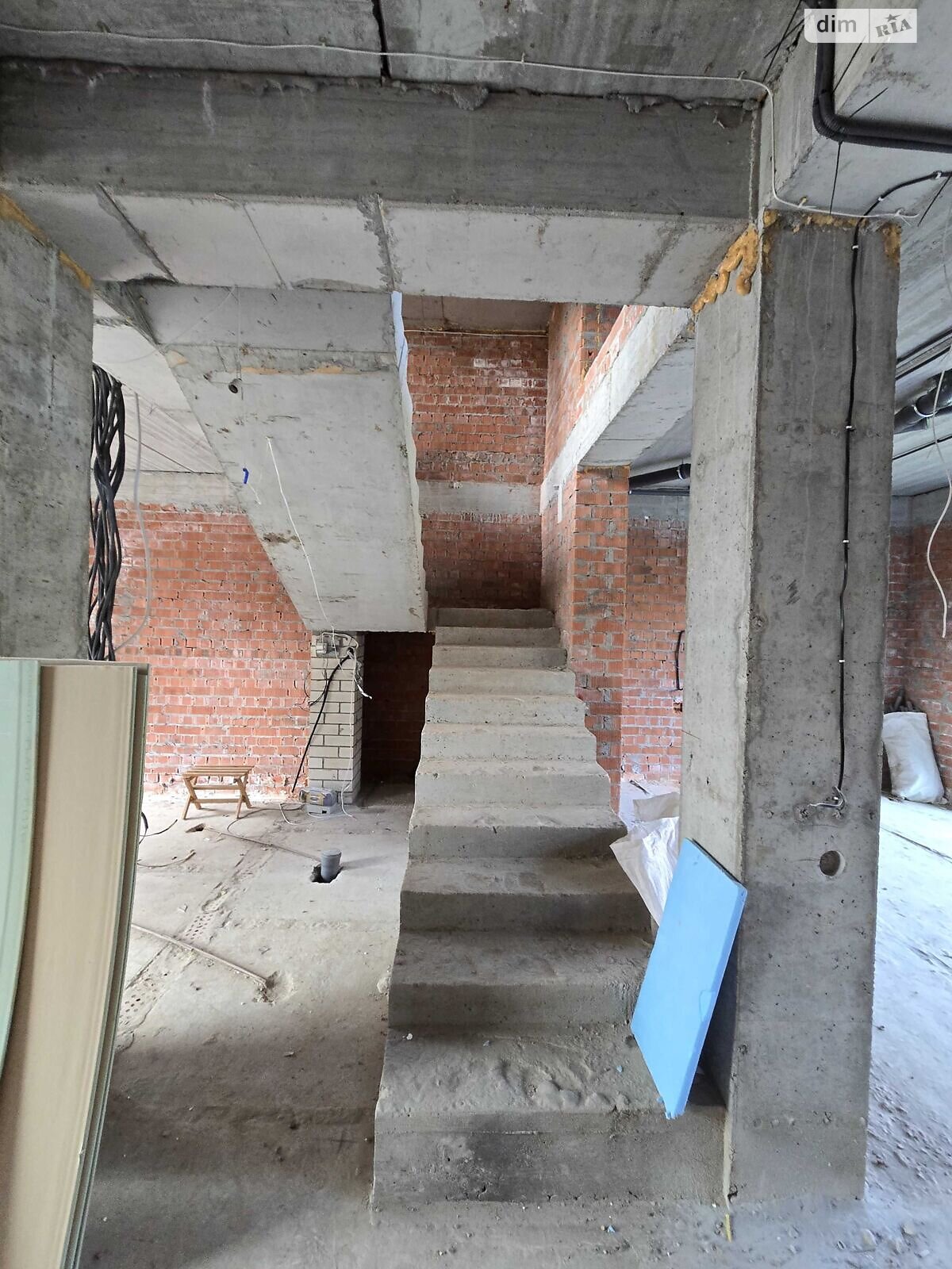 триповерховий таунхаус, 160 кв. м, цегла. Продаж в Дніпрі, район Самарський фото 1 триповерховий таунхаус, 160 кв. м, цегла. Продаж в Дніпрі, район Самарський фото 1