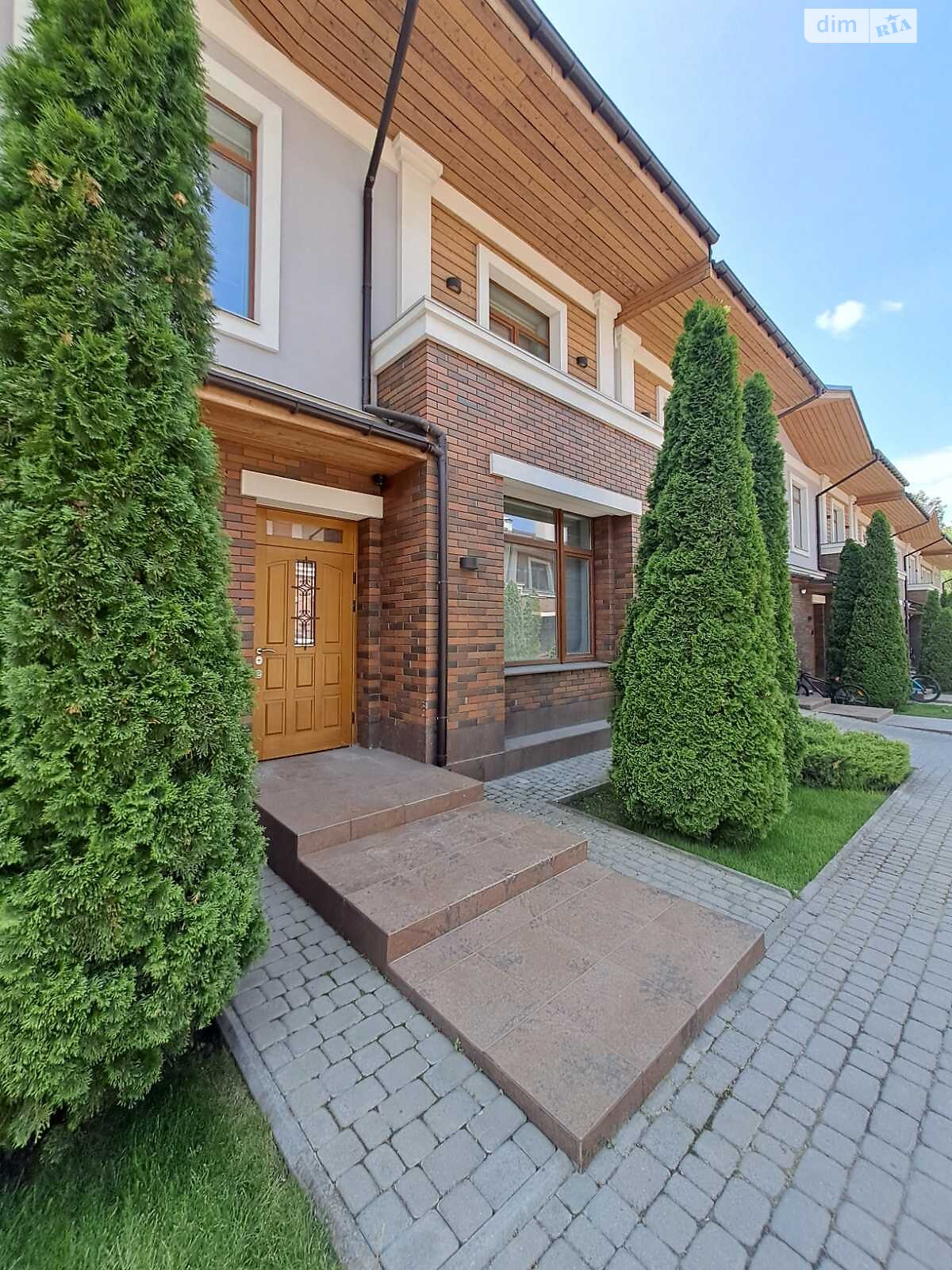 двоповерховий таунхаус, 230 кв. м, цегла. Продаж в Дніпрі, район Центральний фото 1 двоповерховий таунхаус, 230 кв. м, цегла. Продаж в Дніпрі, район Центральний фото 1