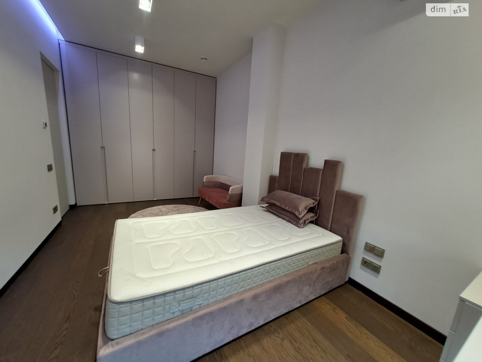 двоповерховий таунхаус, 230 кв. м, цегла. Продаж в Дніпрі, район Центральний фото 1 двоповерховий таунхаус, 230 кв. м, цегла. Продаж в Дніпрі, район Центральний фото 1