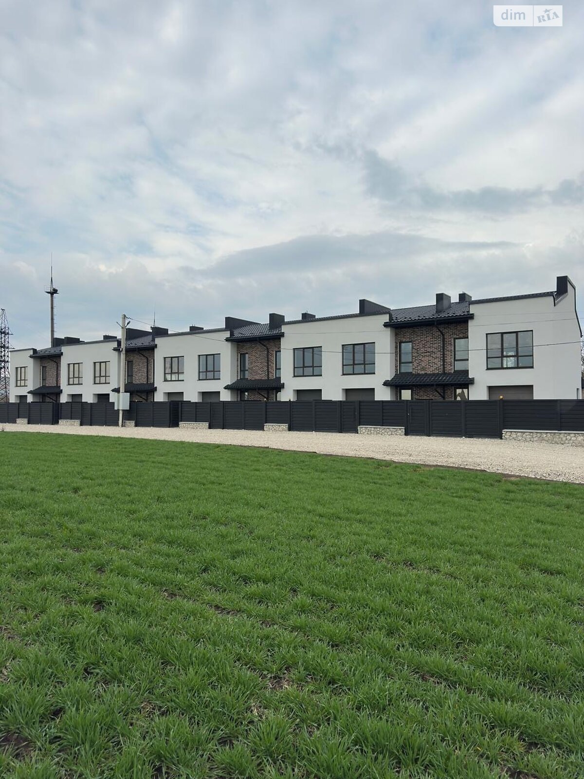 двоповерховий таунхаус, 130 кв. м, цегла. Продаж у Гаях Чумакових фото 1 двоповерховий таунхаус, 130 кв. м, цегла. Продаж у Гаях Чумакових фото 1