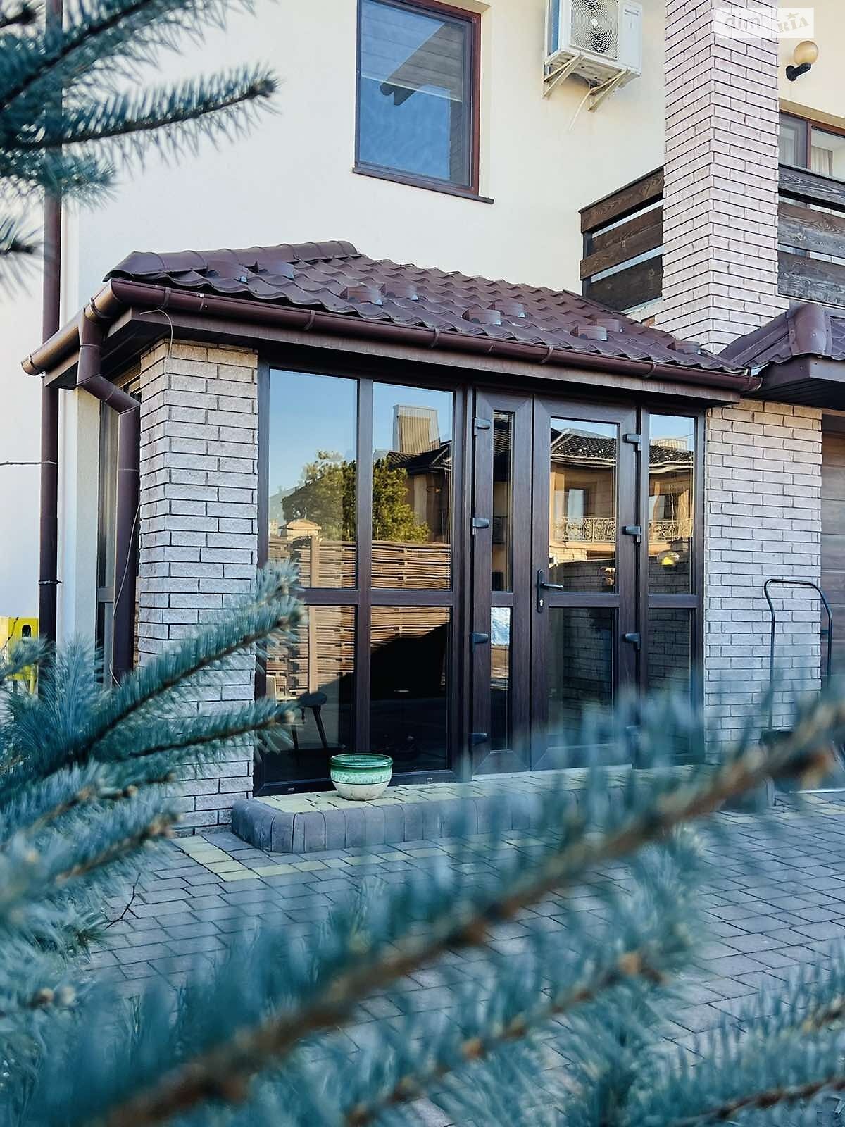 двухэтажный таунхаус, 230 кв. м, кирпич. Продажа в Гаях Чумаковых фото 1 двухэтажный таунхаус, 230 кв. м, кирпич. Продажа в Гаях Чумаковых фото 1