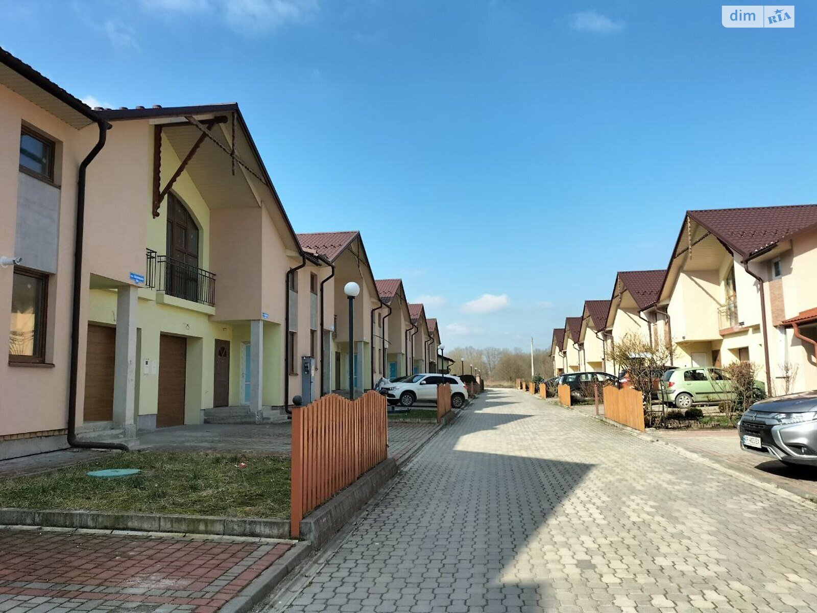 двухэтажный таунхаус, 150.3 кв. м, кирпич. Продажа в Гаях-Шевченковских фото 1 двухэтажный таунхаус, 150.3 кв. м, кирпич. Продажа в Гаях-Шевченковских фото 1