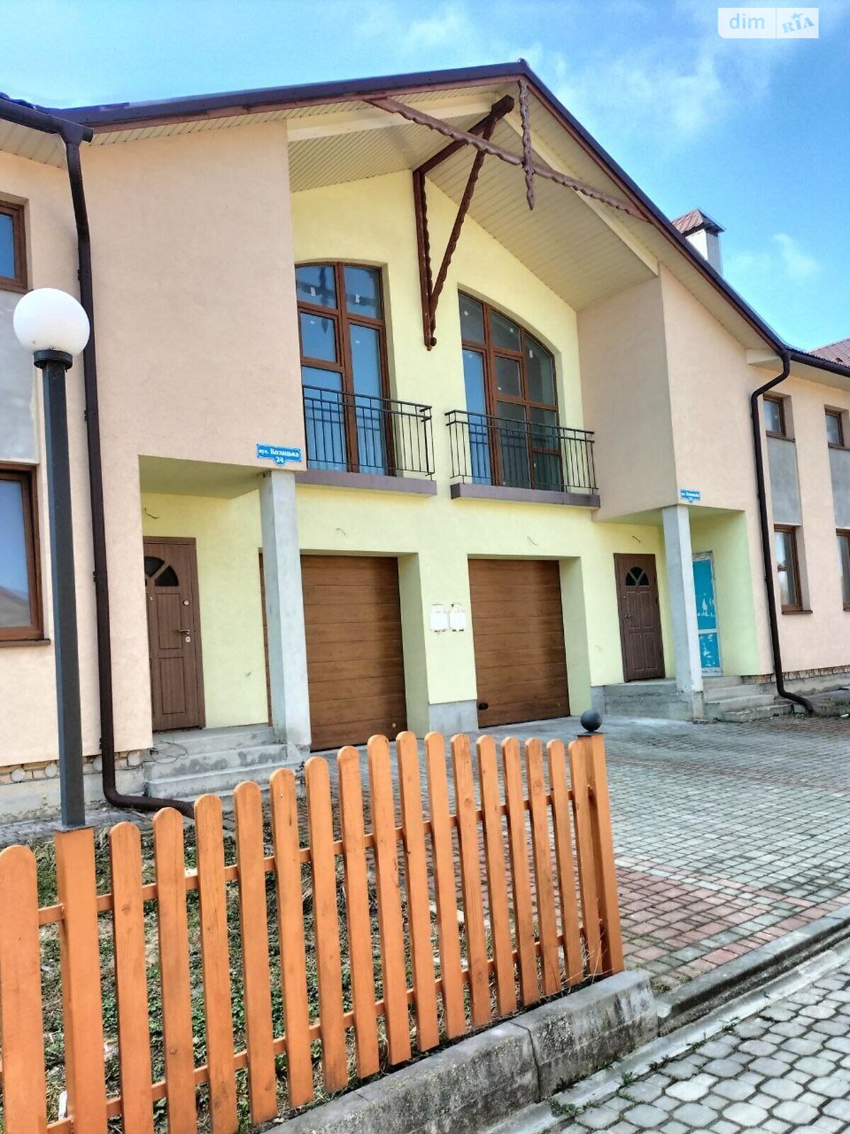 двухэтажный таунхаус, 150.3 кв. м, кирпич. Продажа в Гаях-Шевченковских фото 1 двухэтажный таунхаус, 150.3 кв. м, кирпич. Продажа в Гаях-Шевченковских фото 1