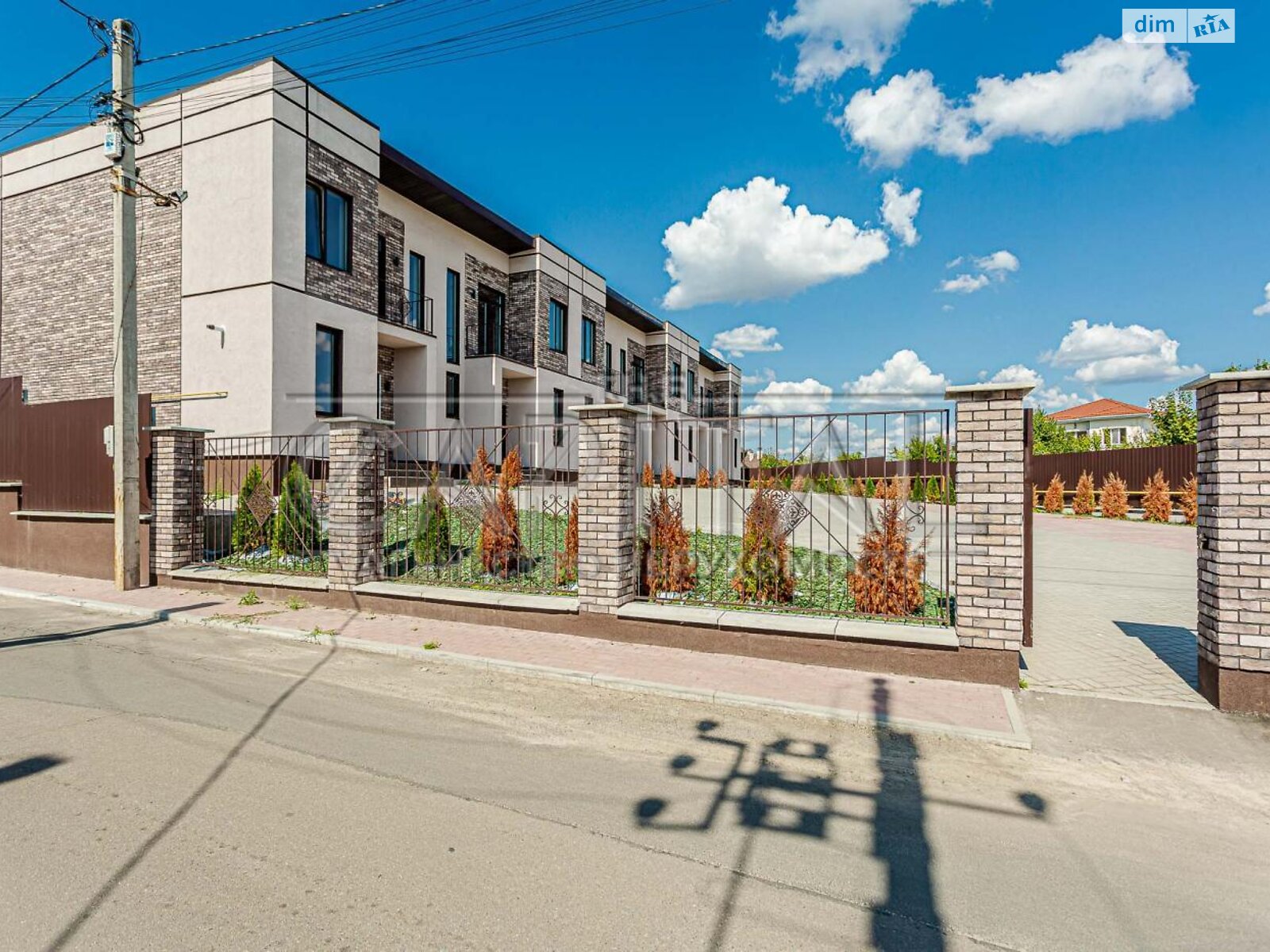 двоповерховий таунхаус, 180 кв. м, цегла. Продаж у Гатне фото 1 двоповерховий таунхаус, 180 кв. м, цегла. Продаж у Гатне фото 1