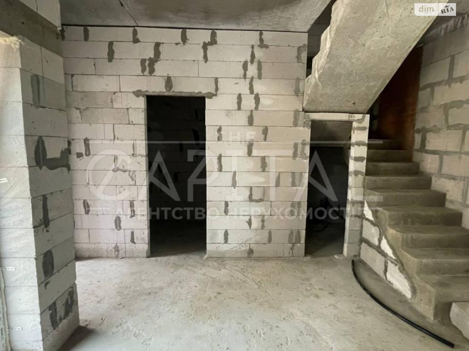 трехэтажный таунхаус, 127 кв. м, кирпич. Продажа в Глевахе фото 1 трехэтажный таунхаус, 127 кв. м, кирпич. Продажа в Глевахе фото 1