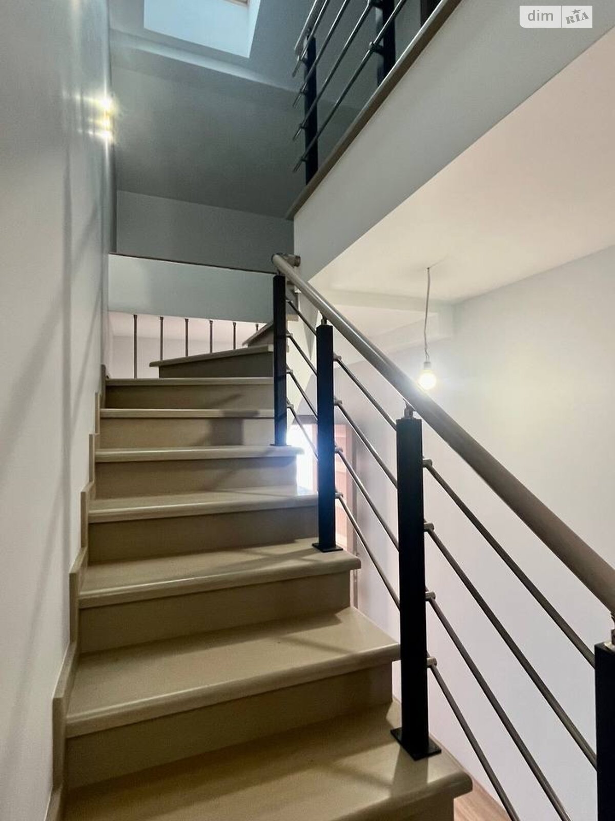 двухэтажный таунхаус, 111 кв. м, кирпич. Продажа в Годилове фото 1