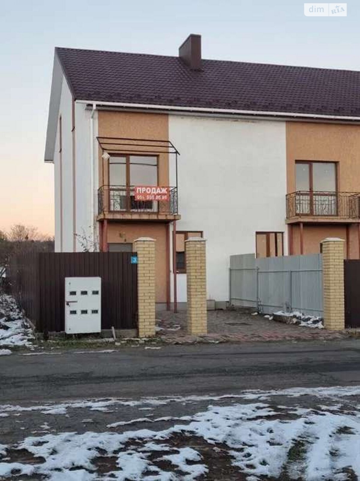 трехэтажный таунхаус, 148 кв. м, кирпич. Продажа в Горбовичах фото 1 трехэтажный таунхаус, 148 кв. м, кирпич. Продажа в Горбовичах фото 1