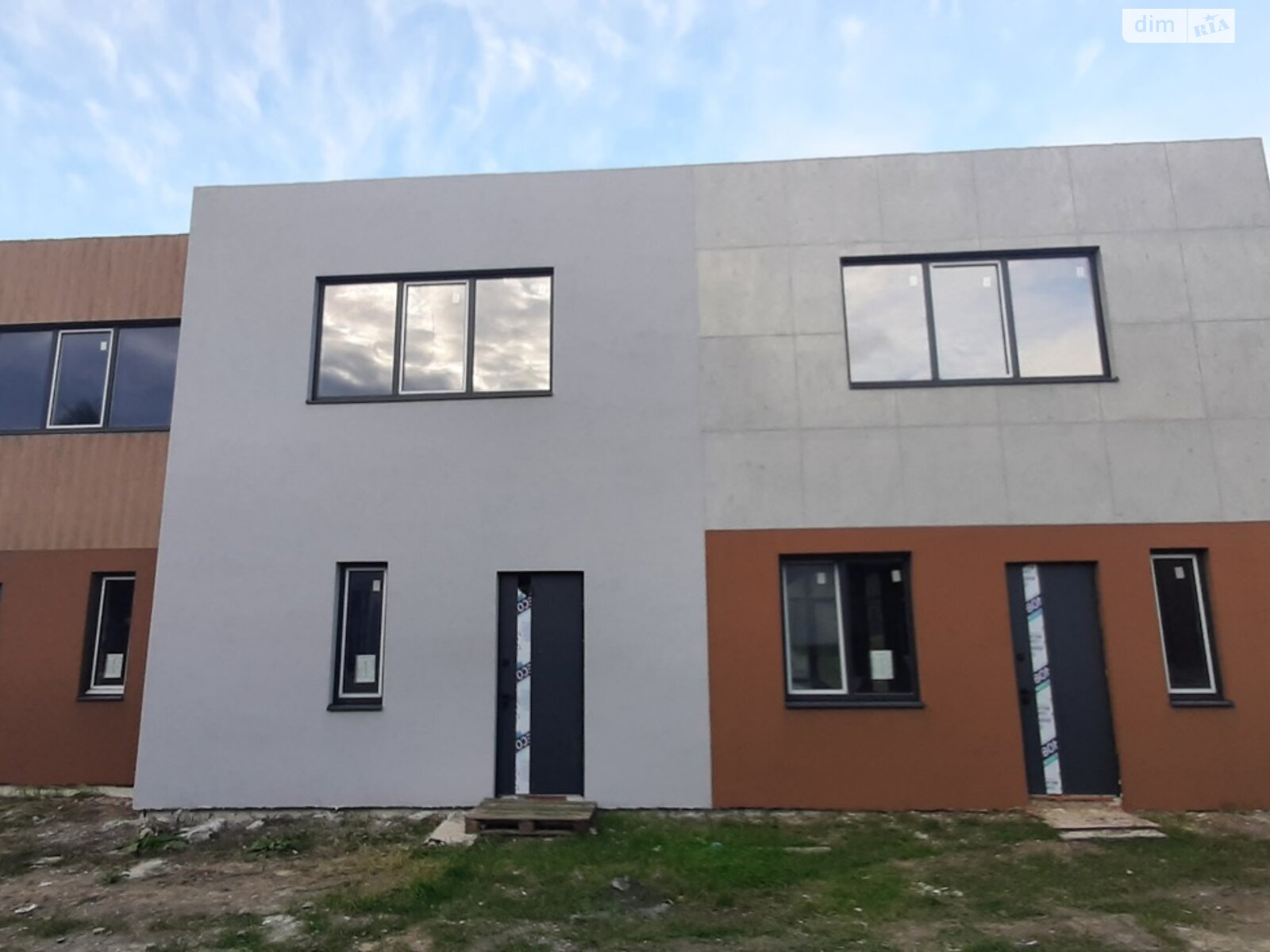 двухэтажный таунхаус, 84.5 кв. м, газобетон. Продажа в Горенке фото 1